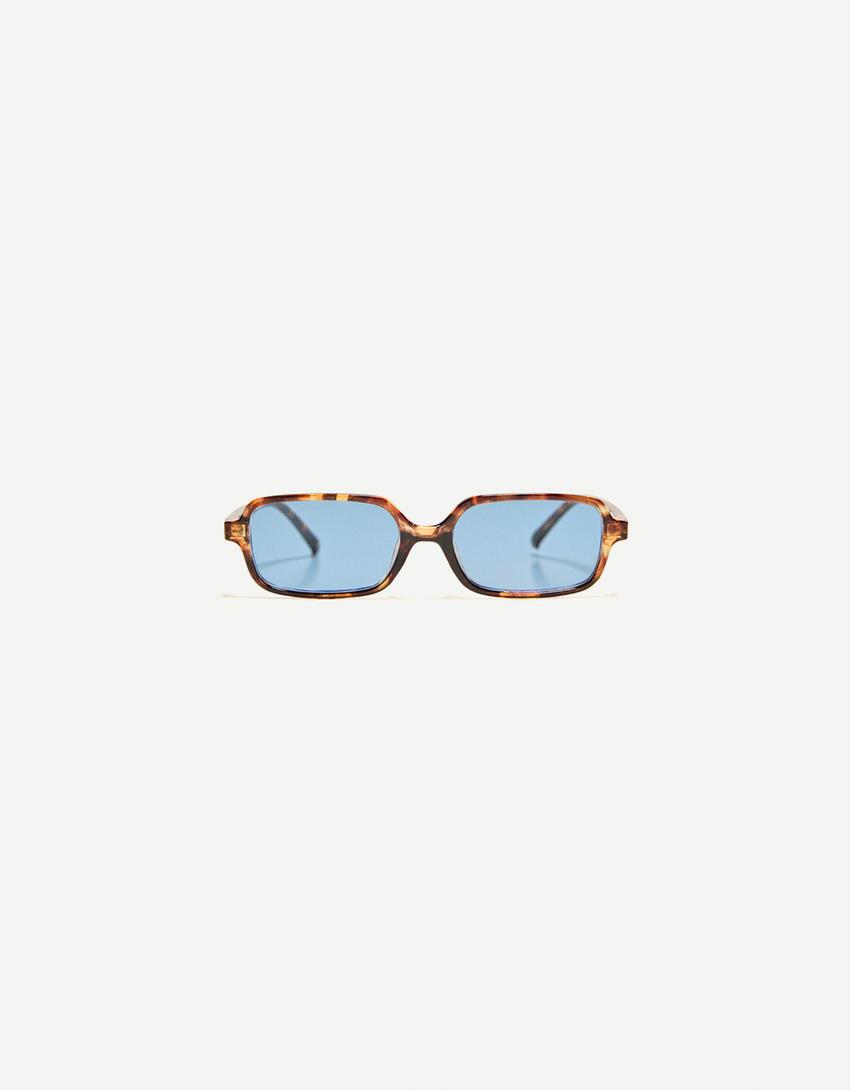 Tortoiseshell rectangular glasses