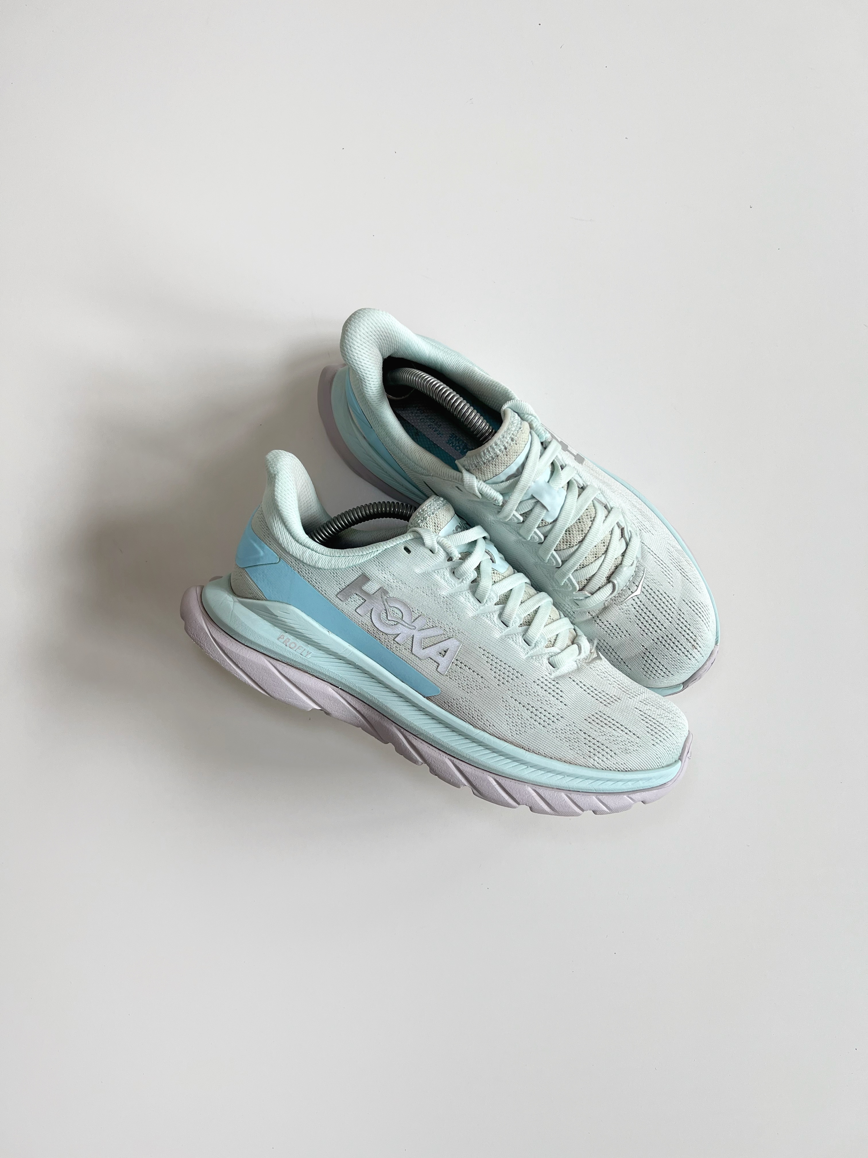 HOKA MACH 4