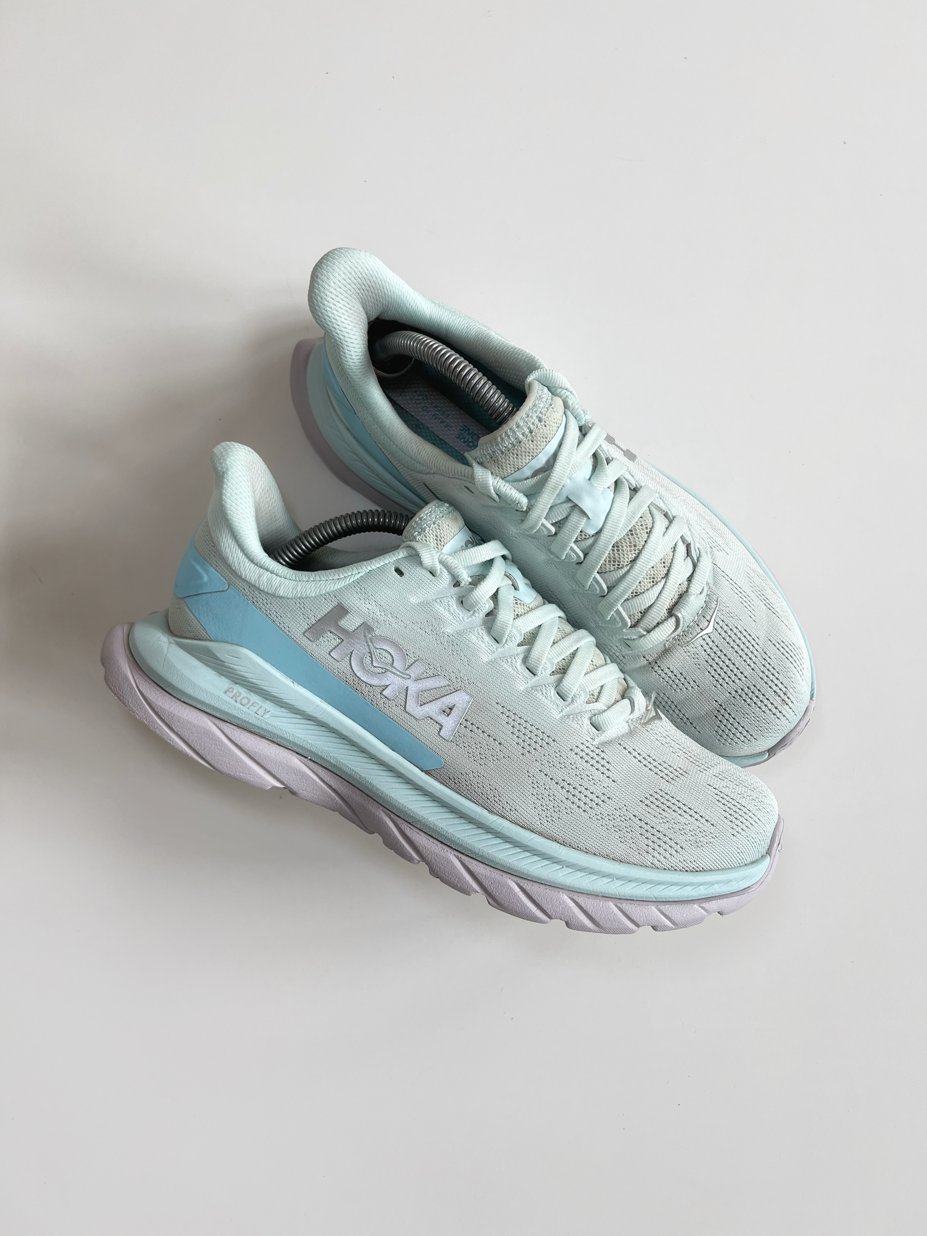 HOKA MACH 4