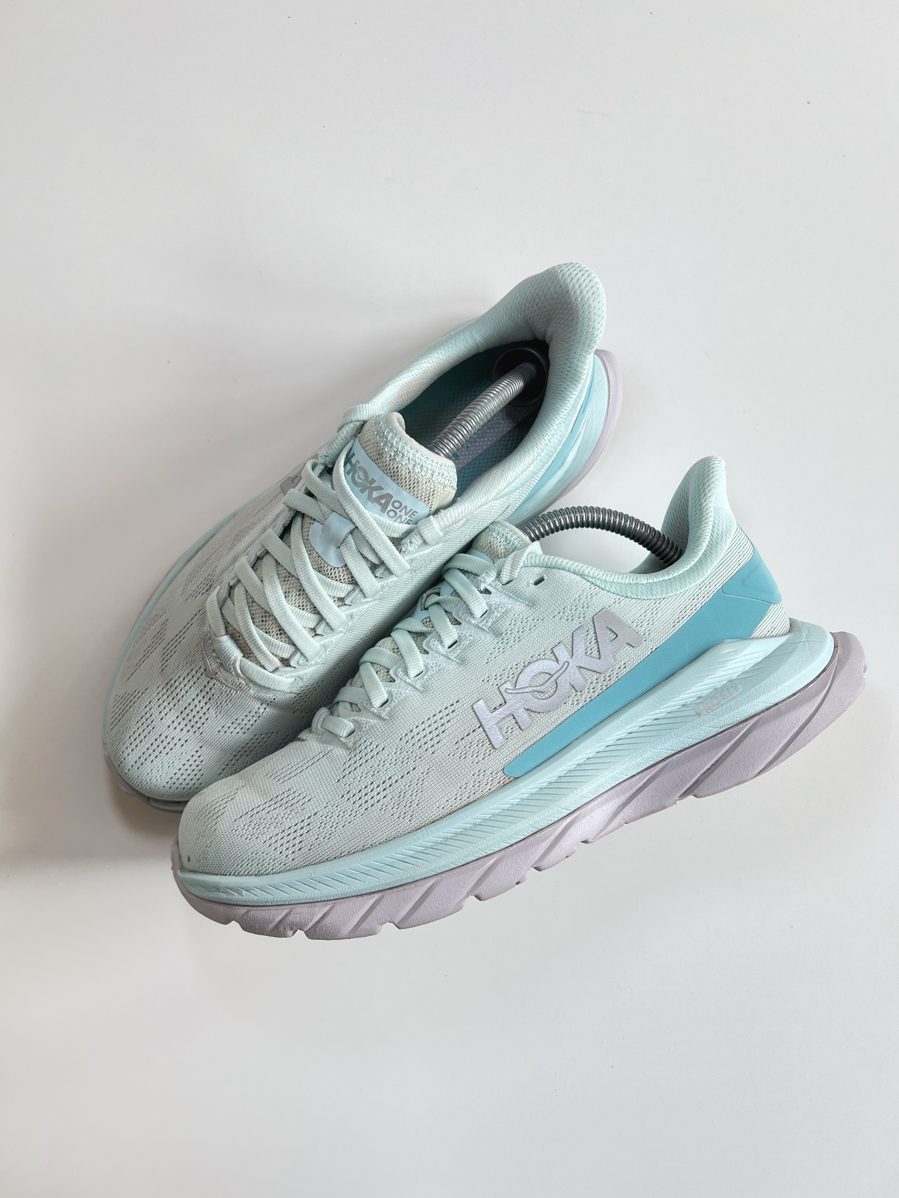 HOKA MACH 4