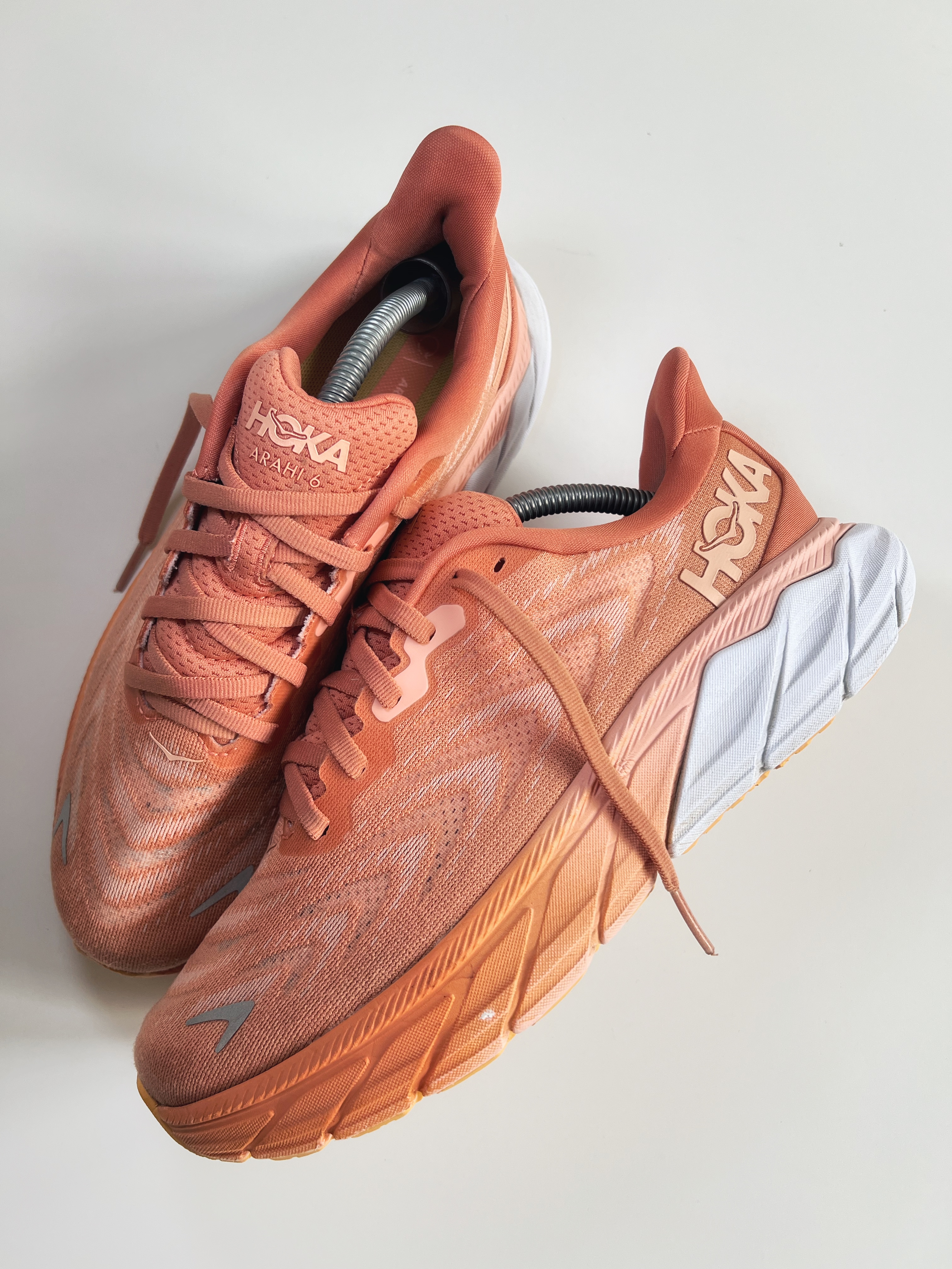 HOKA Arahi 6