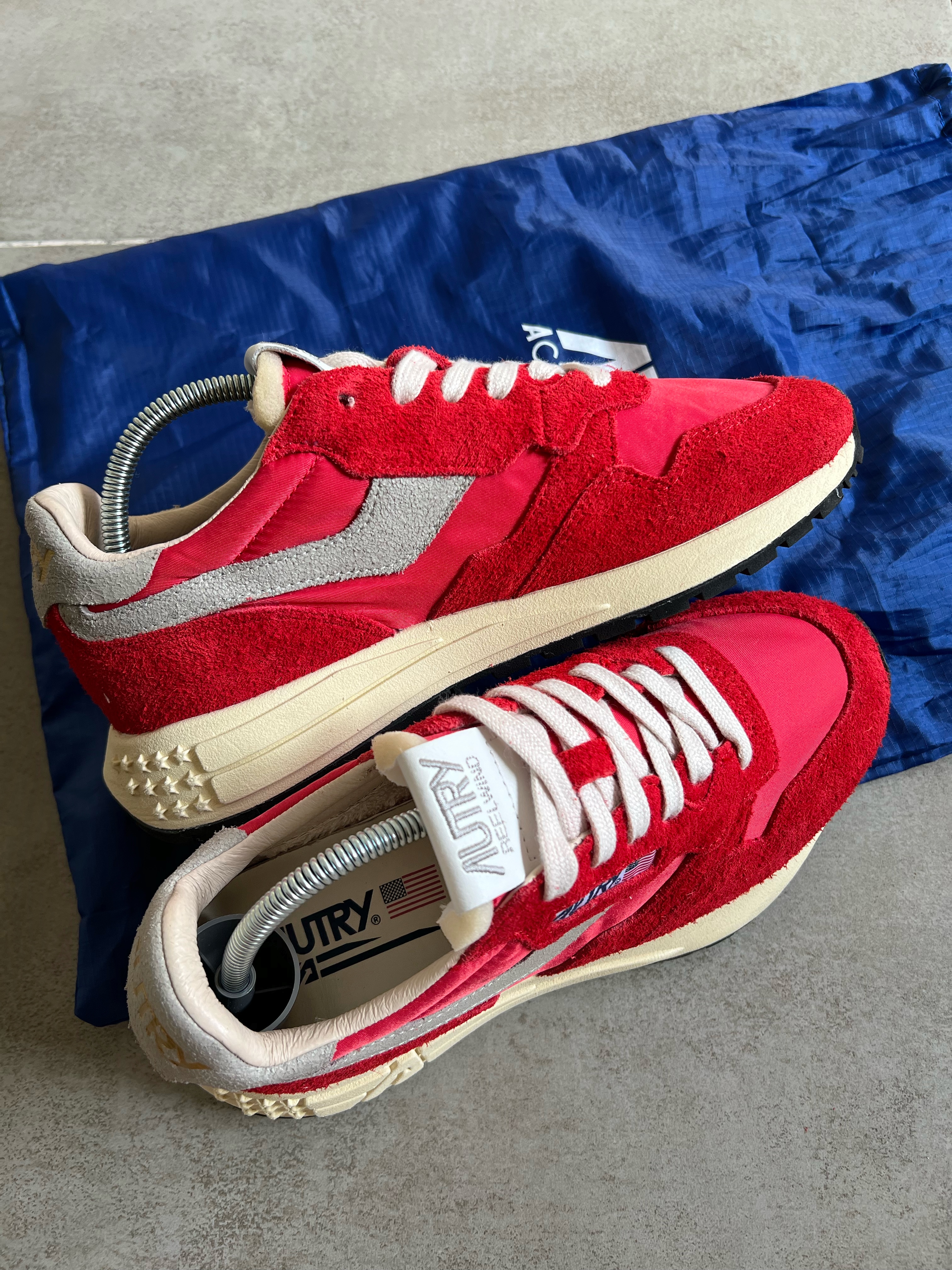 AUTRY Red & White