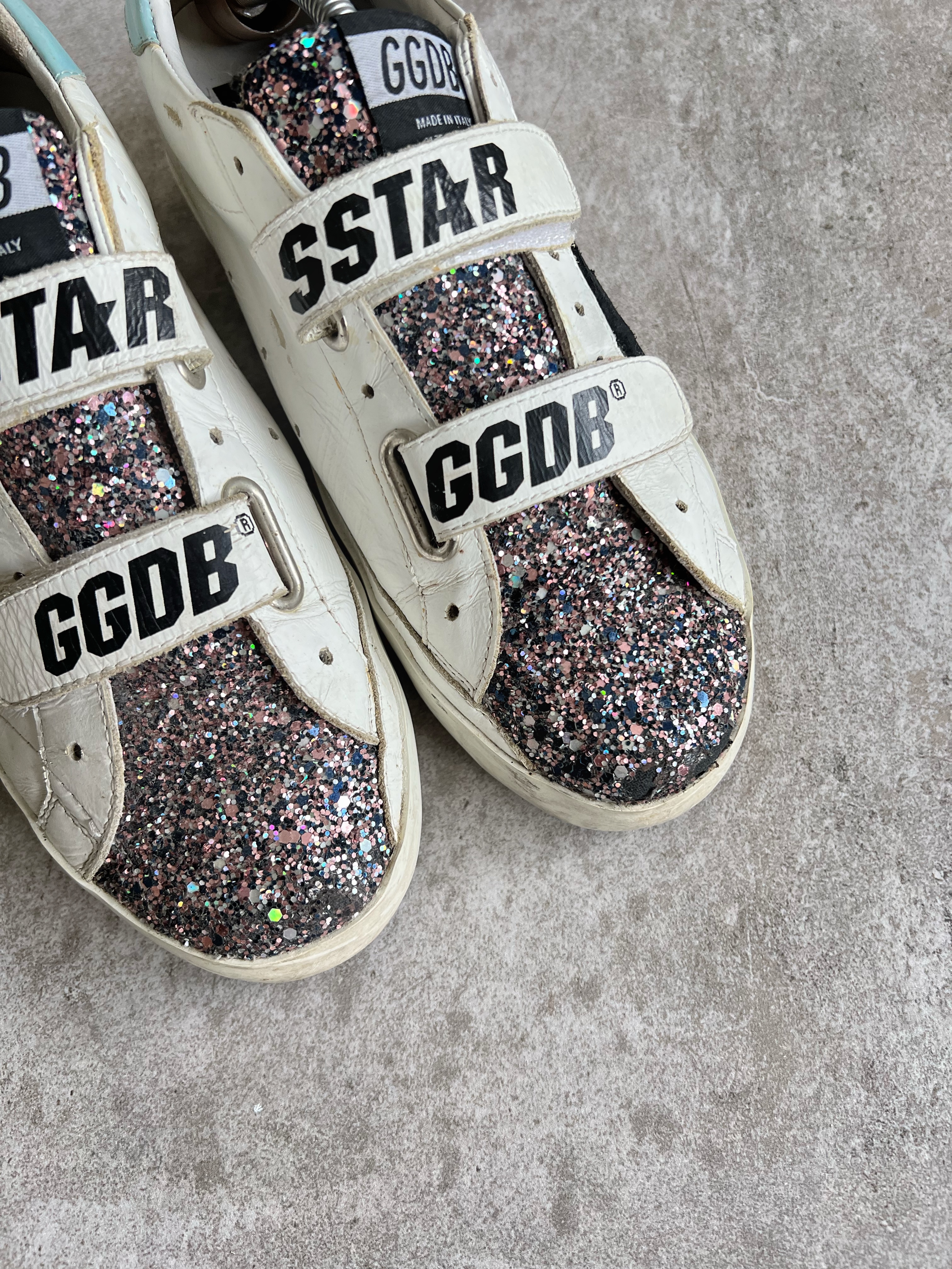 White Old Schools Golden Goose