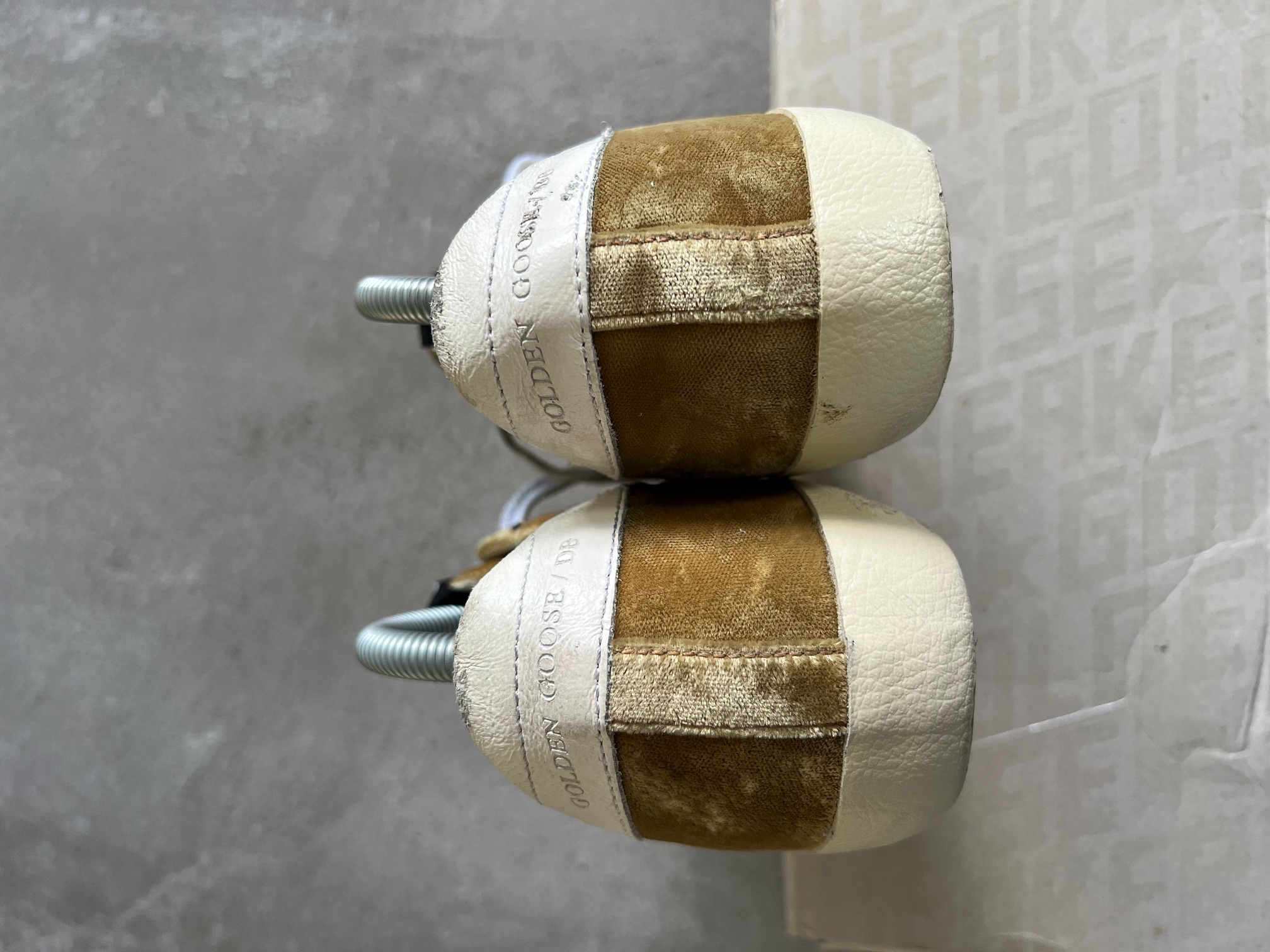 Golden Goose Superstar terciopelo Yellow