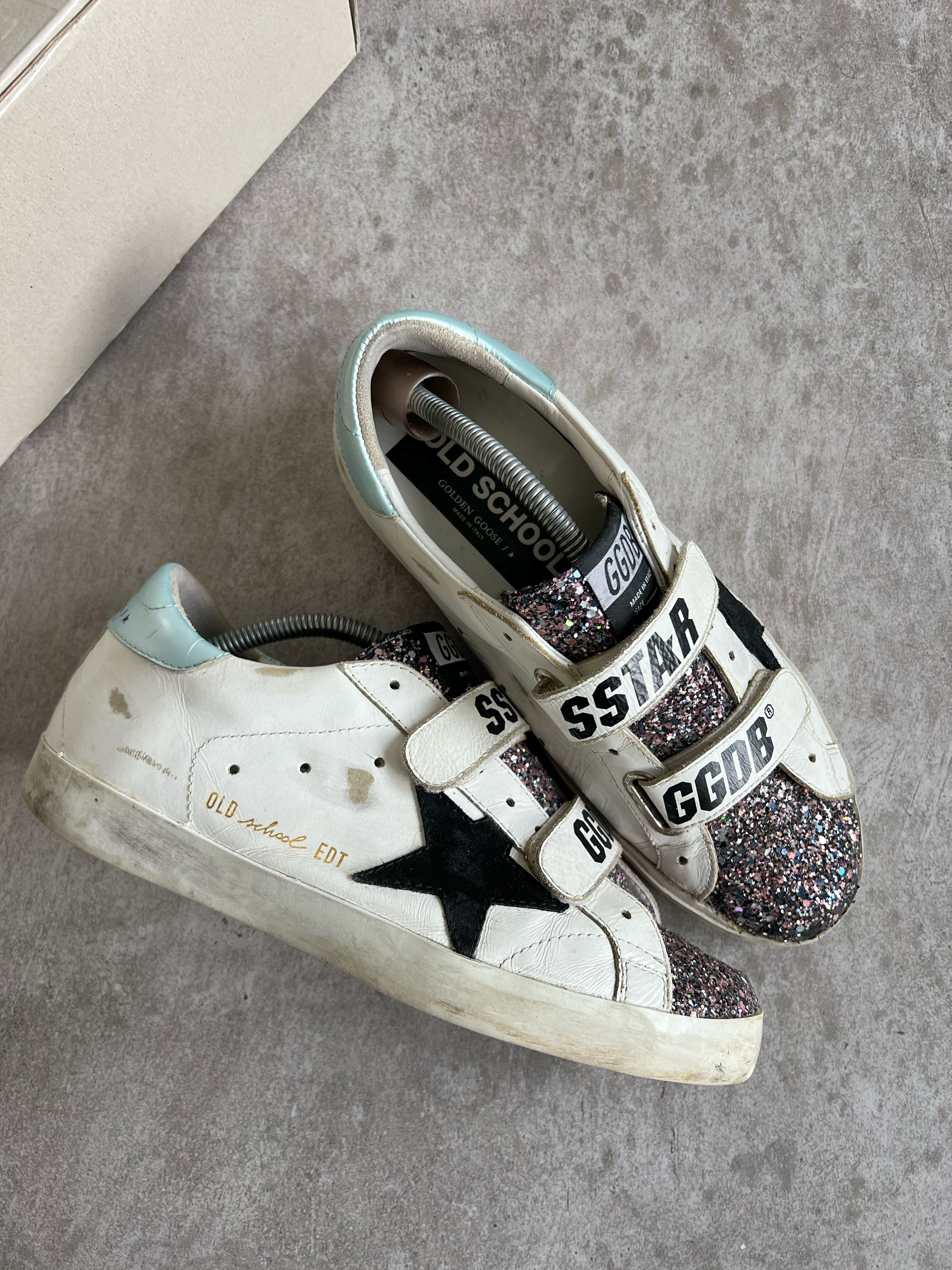 White Old Schools Golden Goose