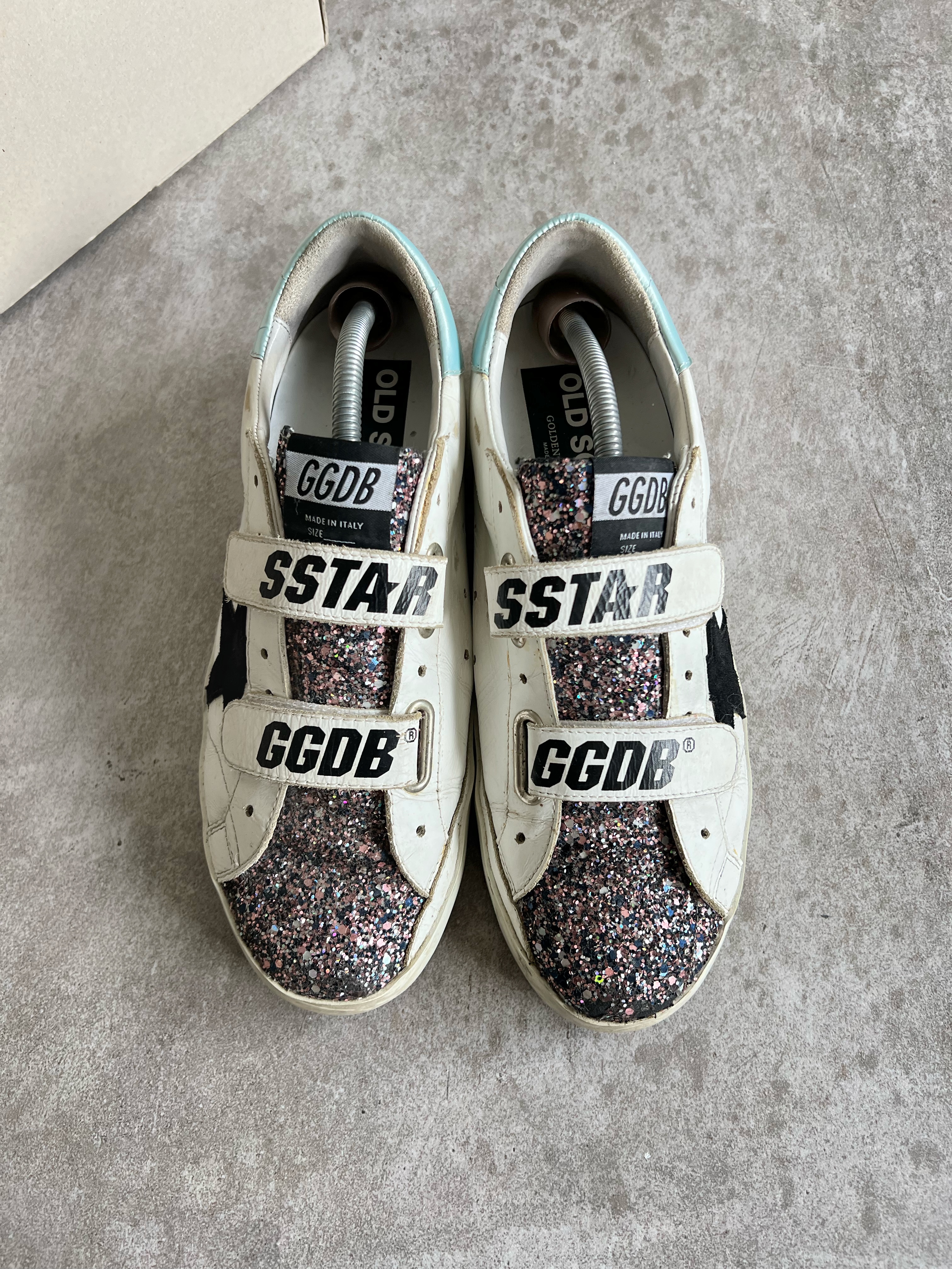 White Old Schools Golden Goose