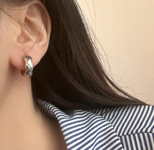 Teulrip Small Geometric Hoop Earrings for Girls & Women