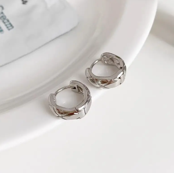 Teulrip Small Geometric Hoop Earrings for Girls & Women