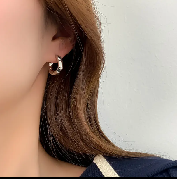 Teulrip Simple Wave Ruffles Metal Hoop Earrings Stylish Fashion Jewelry for Girs & Women