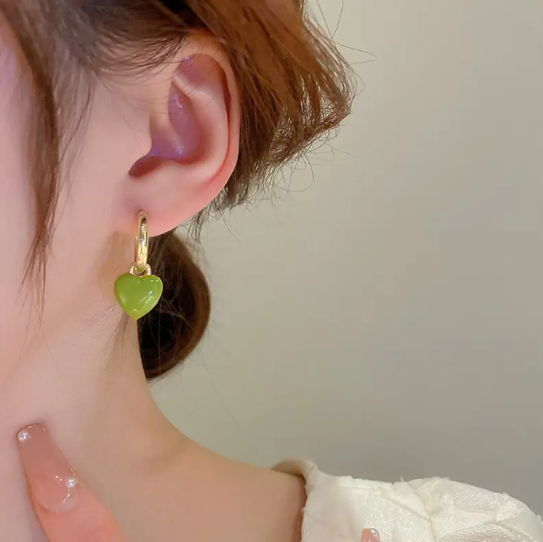 Teulrip Korean Two- Way Wear Retro Heart Buckle Olive Earrings Light Luxury Jewelry for Girls & Women