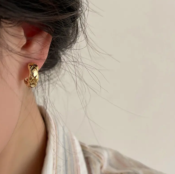 Teulrip Fashionable Textured Metal Small Golden Hoop Earrings  Chic Jewelry for Girls & Women