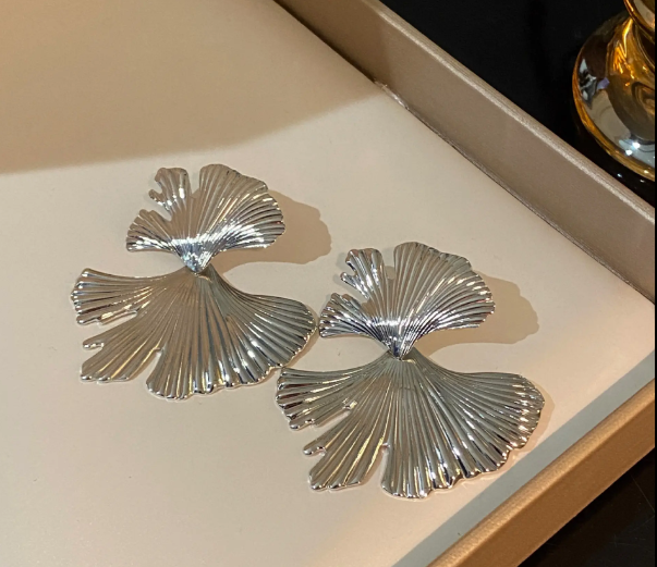 Teulrip Leaf Flower Earrings  Lightweight Jewelry Gift for Girls & Women