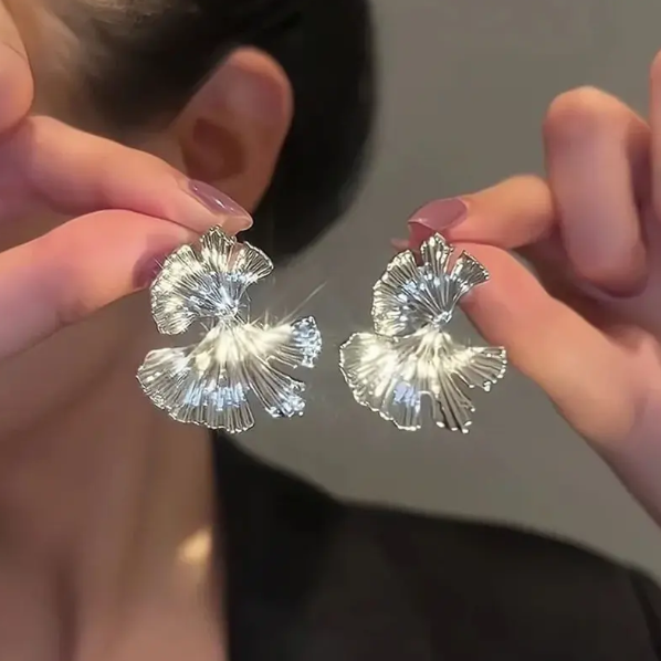 Teulrip Leaf Flower Earrings  Lightweight Jewelry Gift for Girls & Women