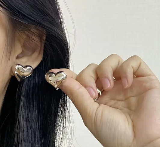 Teulrip Love Heart Shaped Stud Earrings for Girls & Women