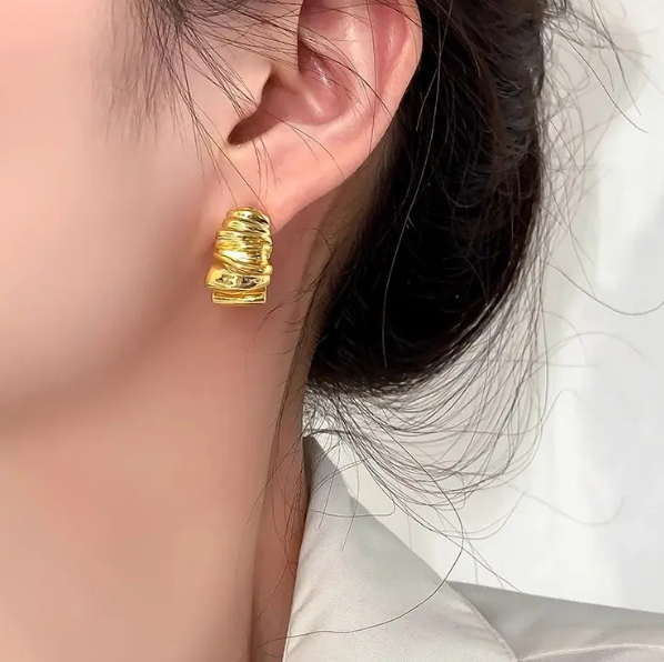 Teulrip Unique Style Wrinkle Irregular Geometric Gold-Plated C-Shaped Wave Pleated Stud Earrings Trendy Jewelry for Girls & Women