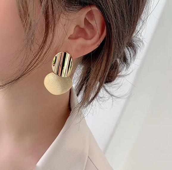 Teulrip Simple and Retro Round Golden Earrings for Girls & Women