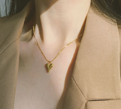 TEULRIP Heart Valentine Pendant Stainless Steel Gold-Plated Necklace Elegant Jewelry for Girls & Women