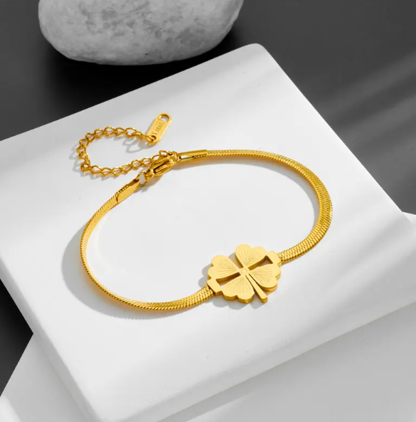 TEULRIP Fashion Flat Snake Heart Titanium Steel Bracelet Four-Leaf Clover Design, Durable & Anti Tarnish Jewelry for Girls & Women