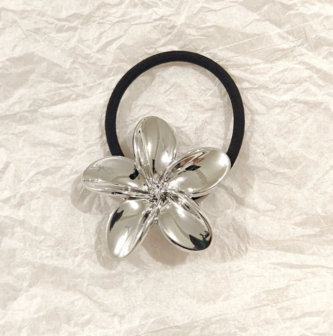 TEULRIP Simple Flower-Shaped Metal Hair Cuff – Elegant & Stylish Hair Accessory for Girls & Women