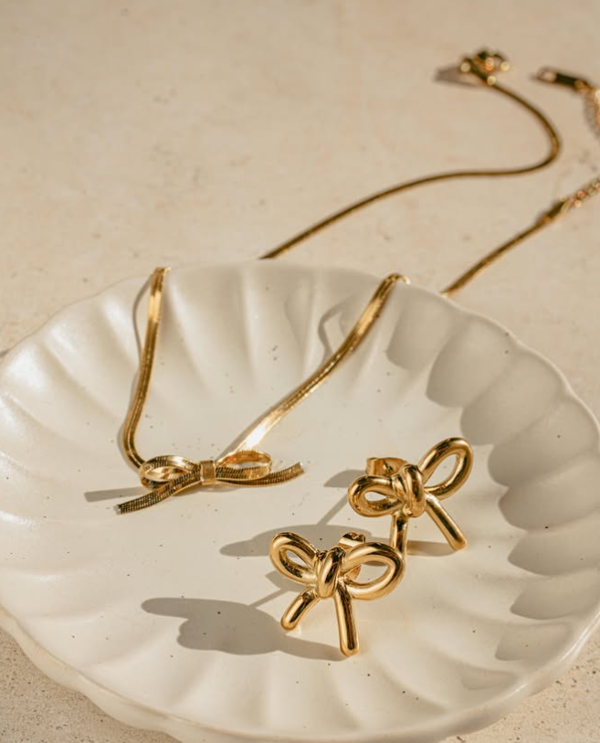 Teulrip Anti-Tarnish Combo – Gold Plated Bow Knot Choker & Titanium Steel Bow Stud Earrings