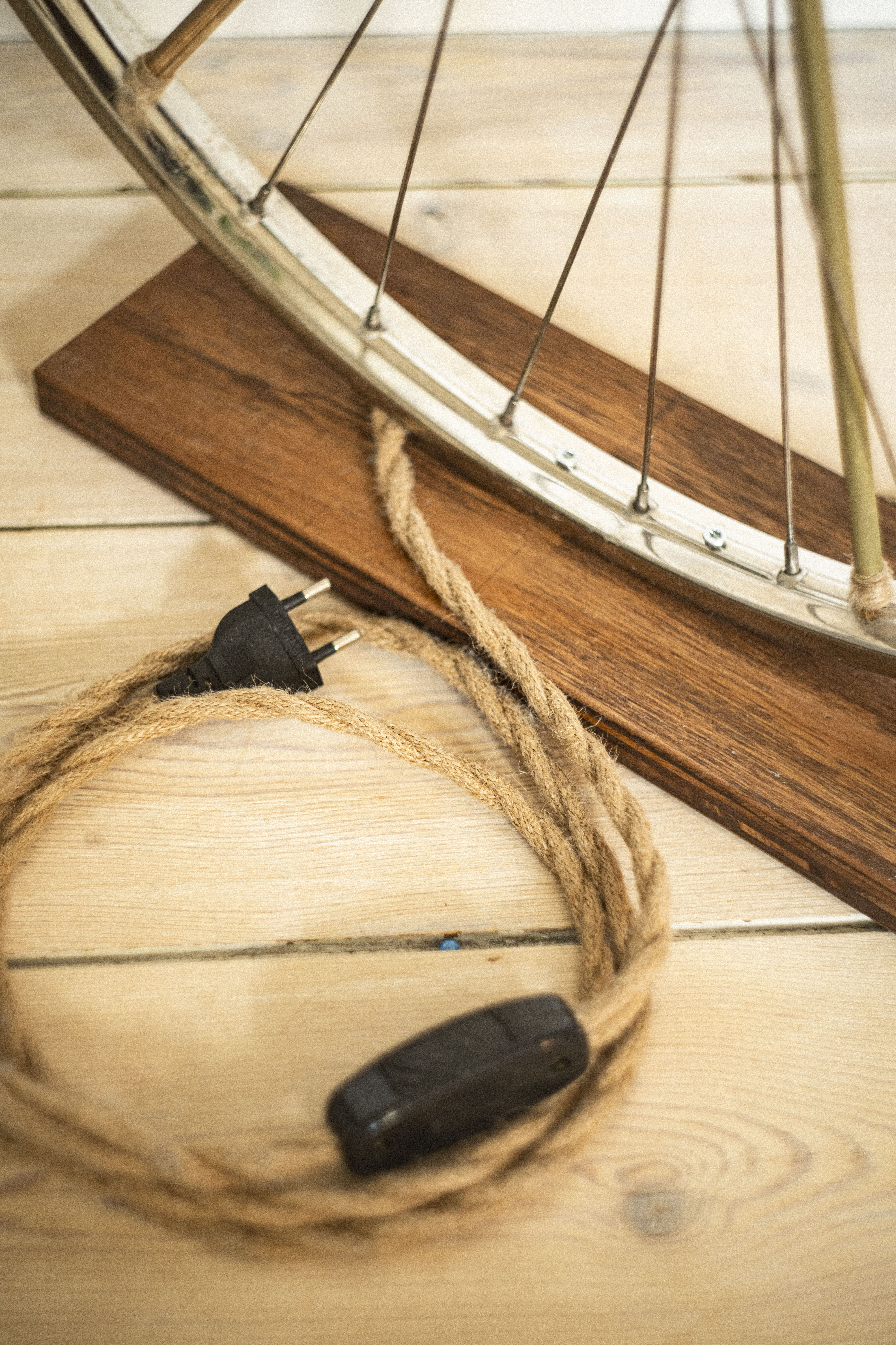 Handmade Bycicle Wheel Lamp