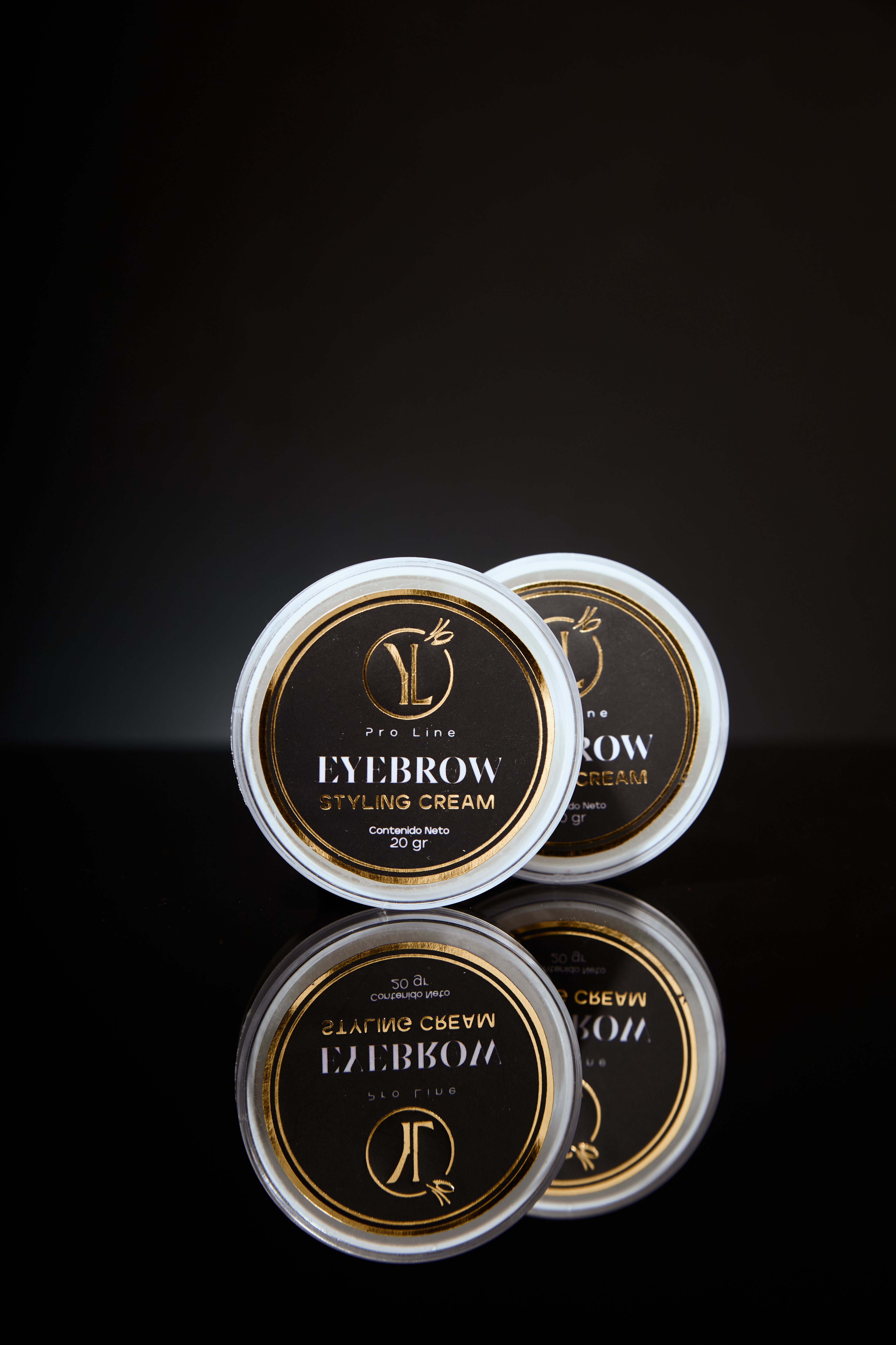 Crema para peinar cejas