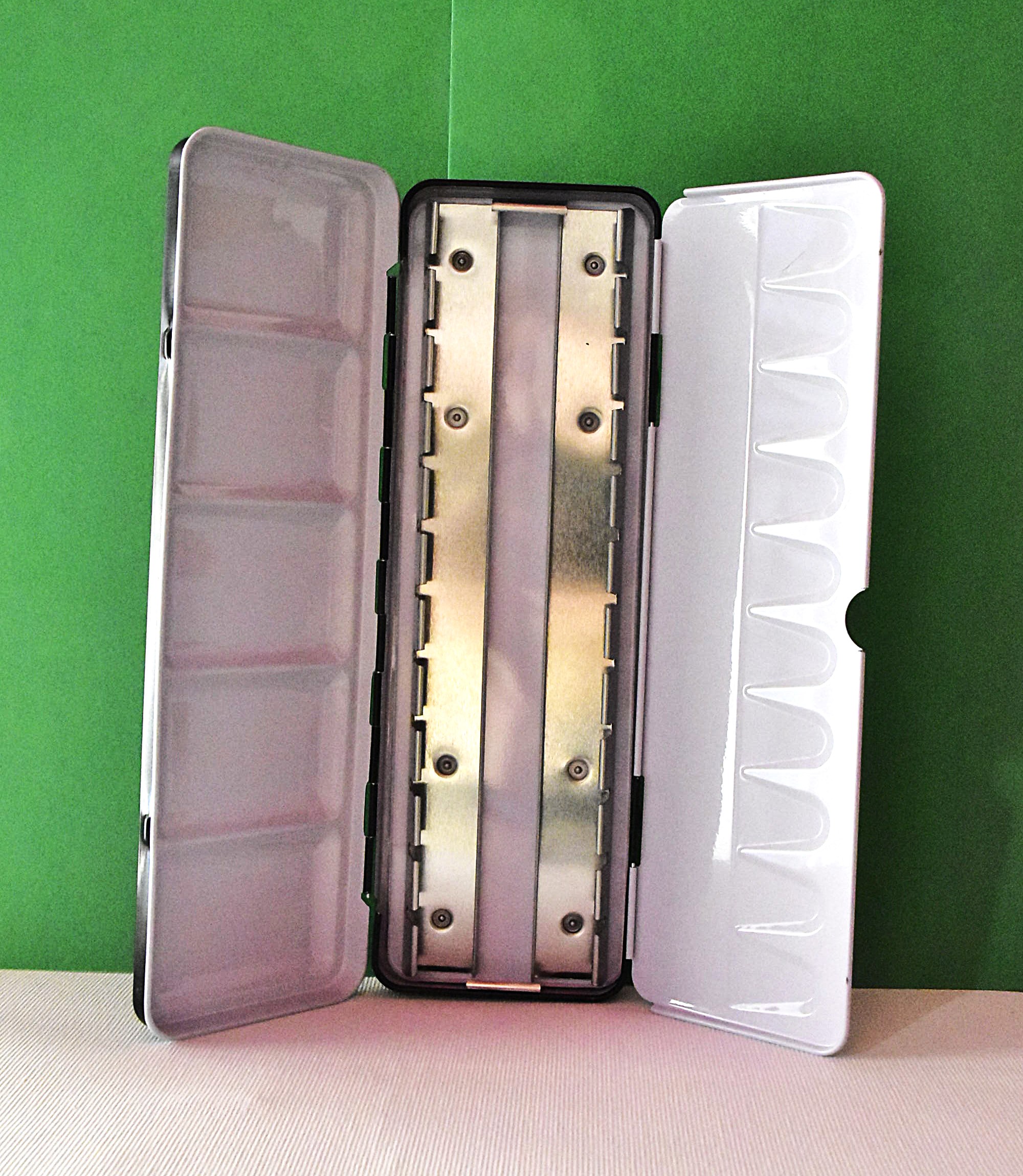 Scatola per 12 acquerelli da 1/2 godet 