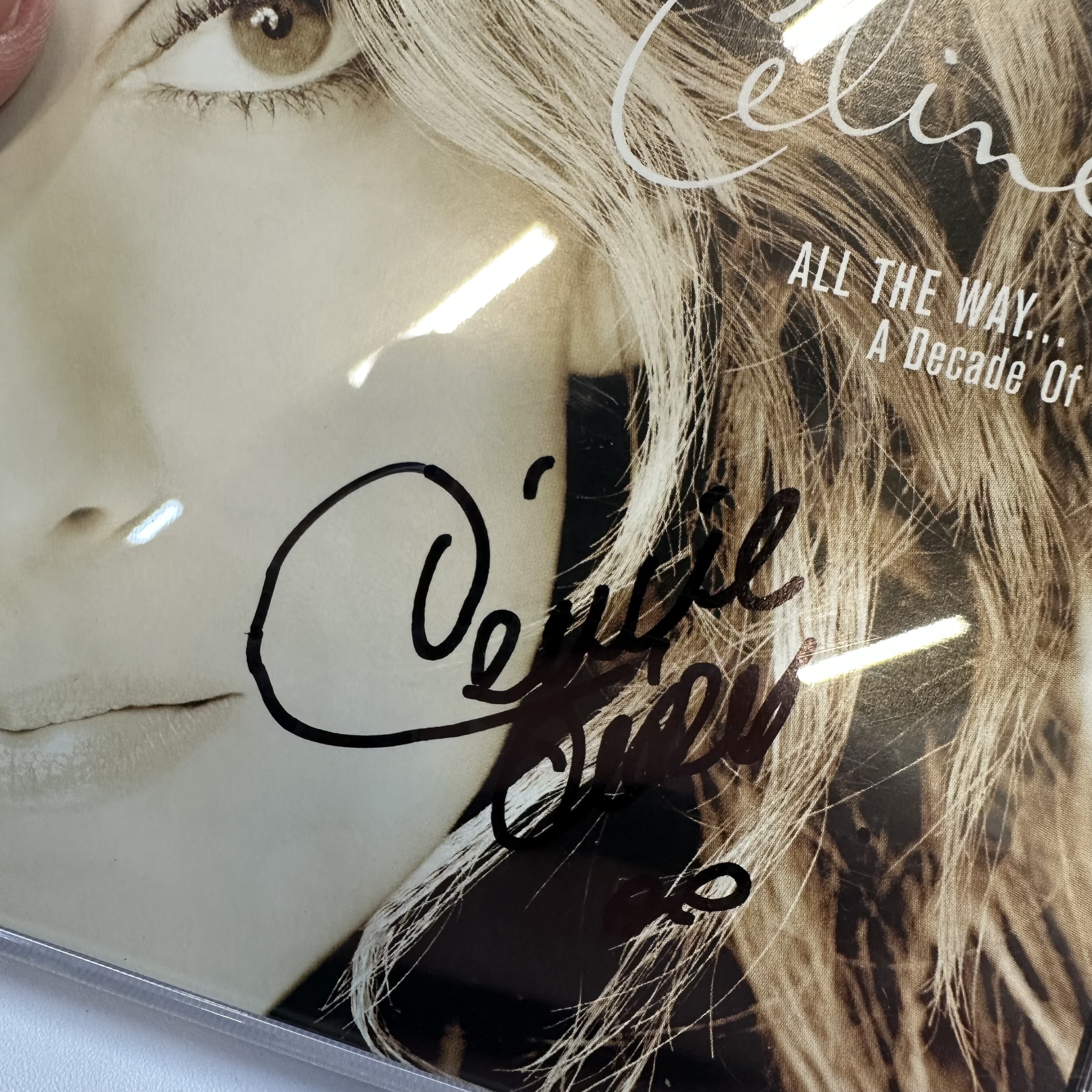A1258 Céline Dion all the way autographed CD
