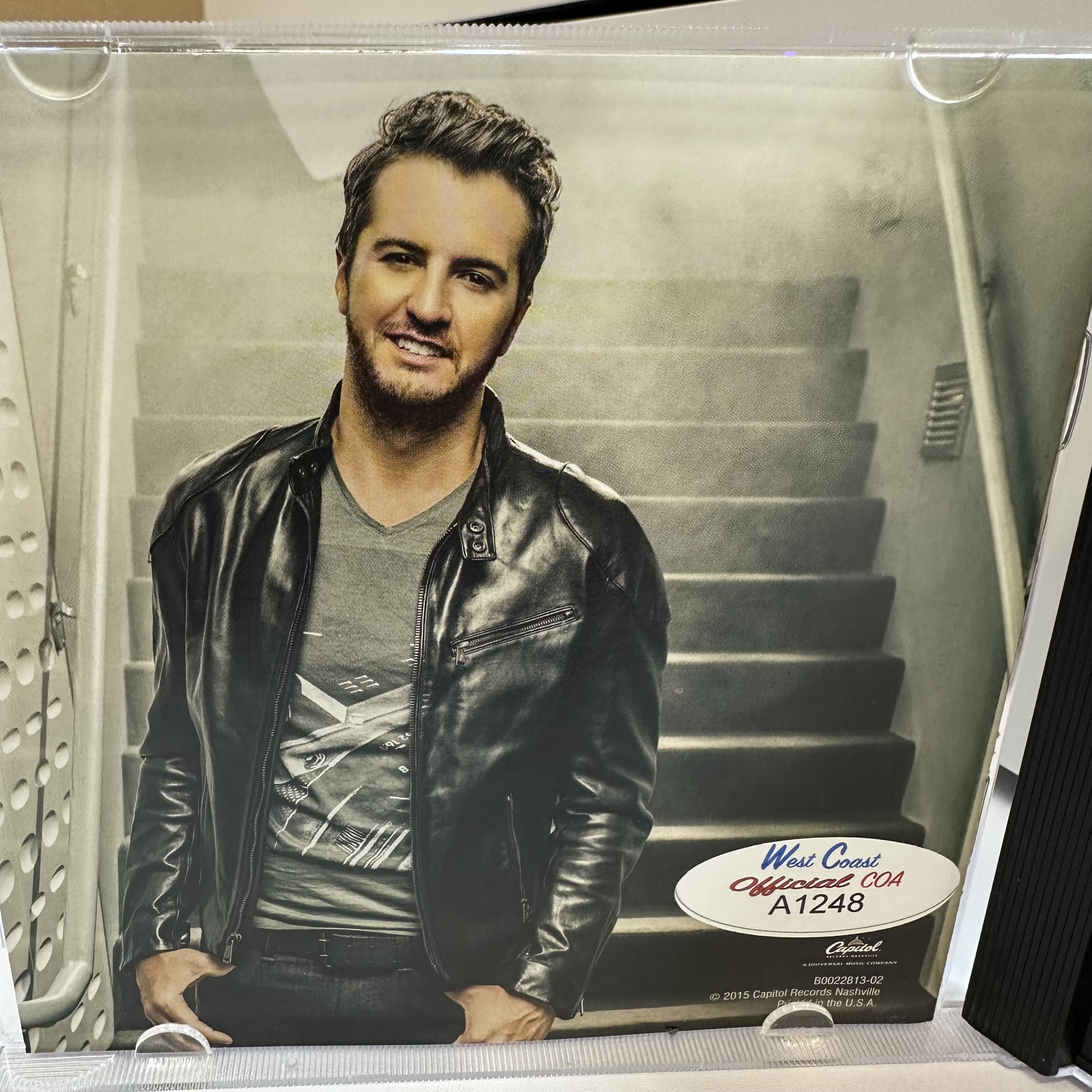 A1248 Luke Bryan kill the lights autographed CD