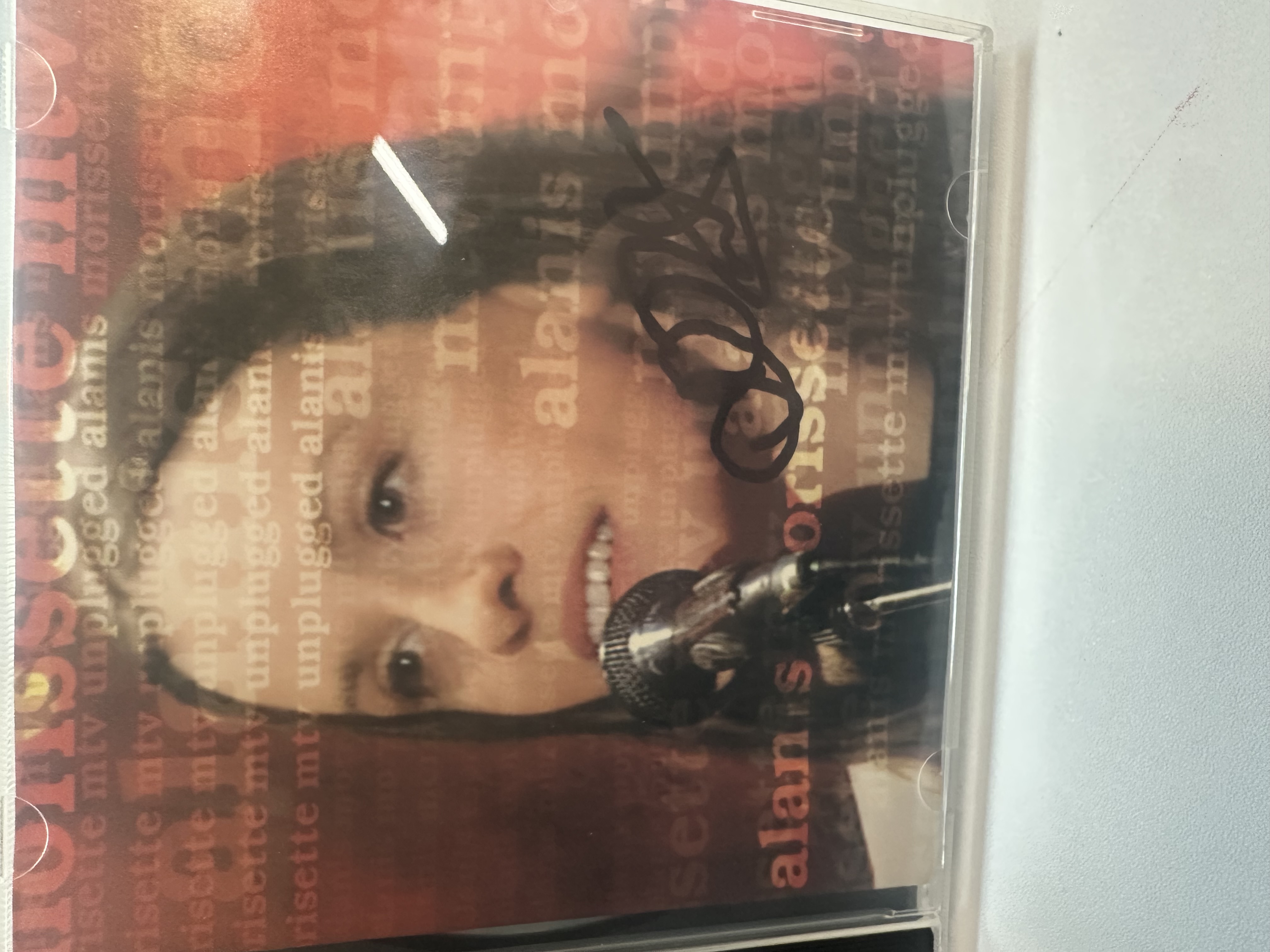 A1279 Alanis Morissette MTV unplugged signed autograph CD
