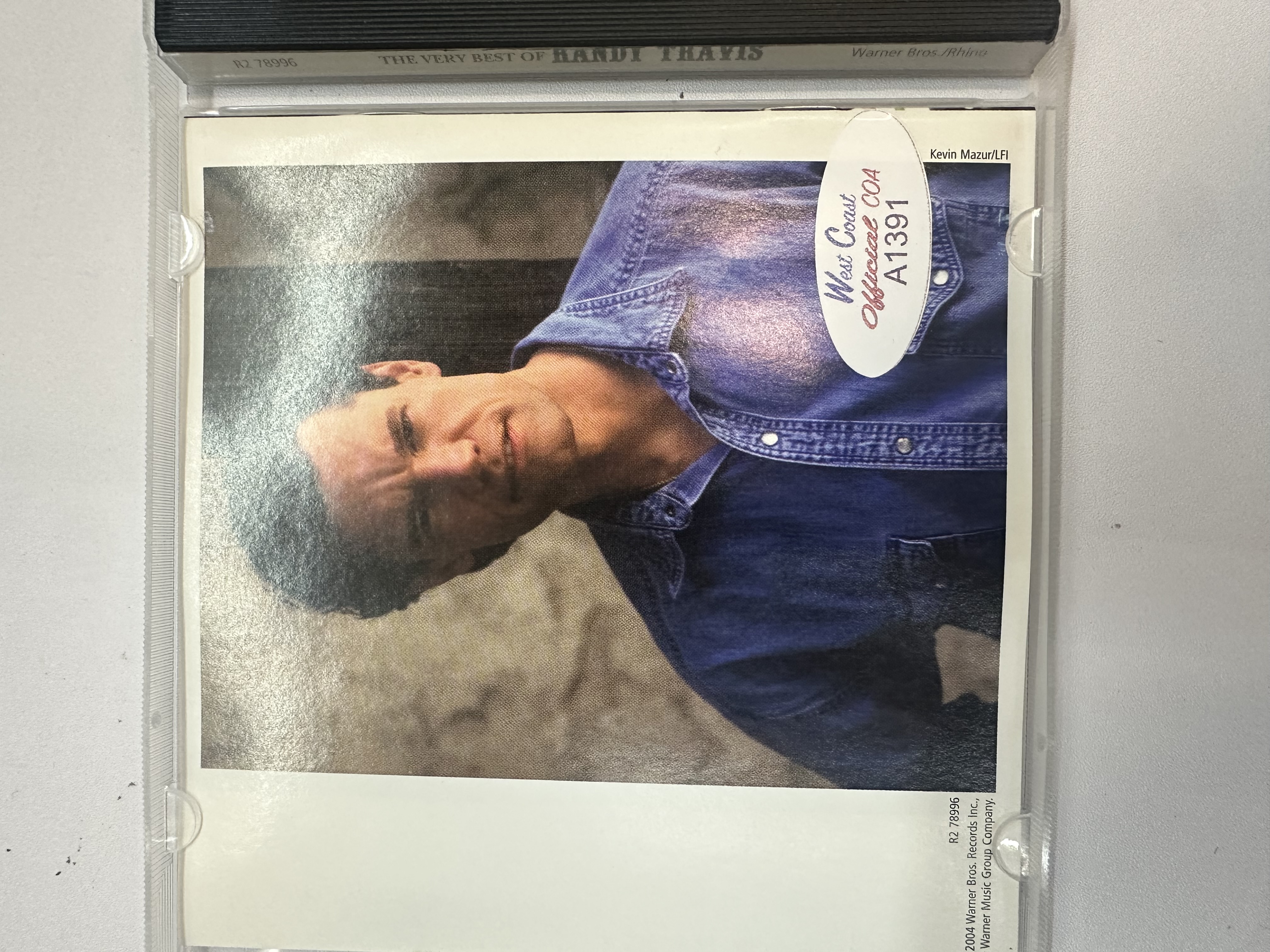 A1391 Randy Travis, the very best of Randy Travis signed autograph CD booklet