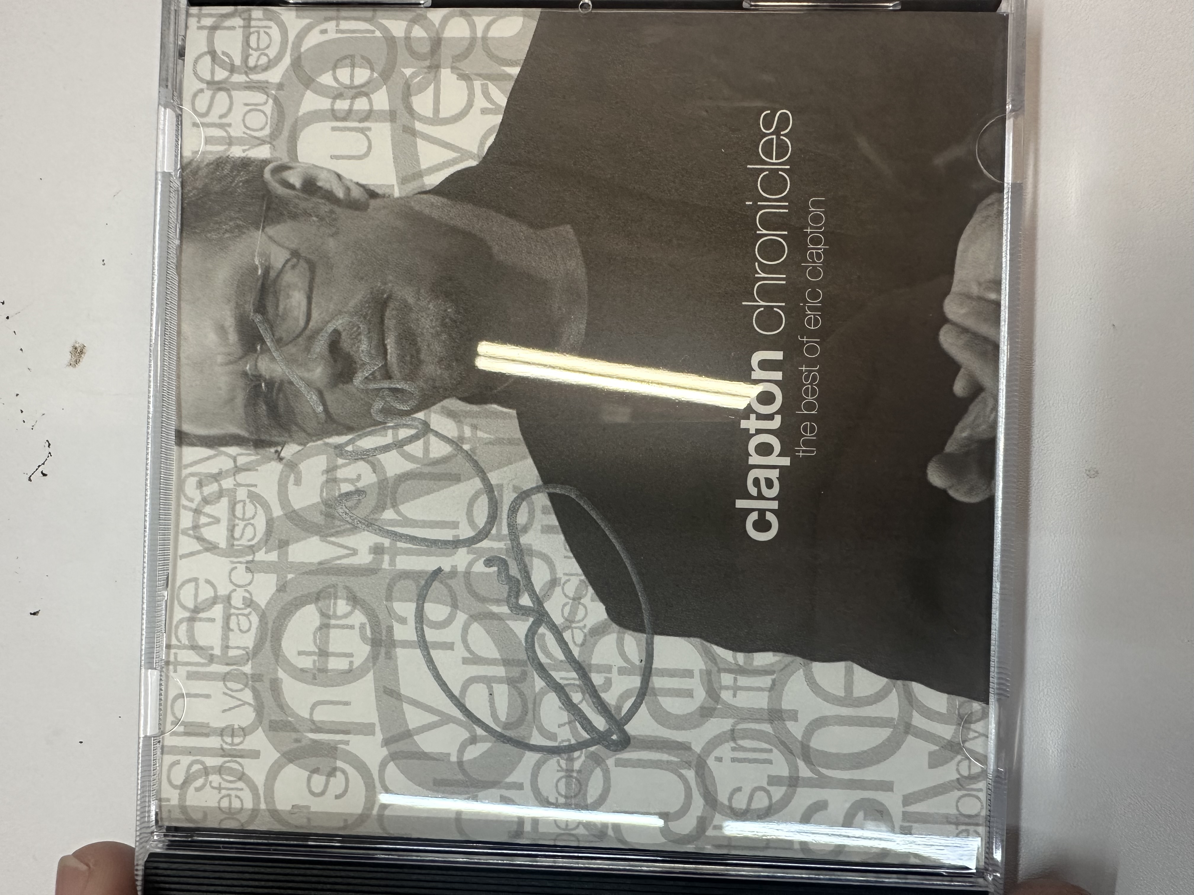 A1379 Eric Clapton Chronicles signed autographed CD booklet