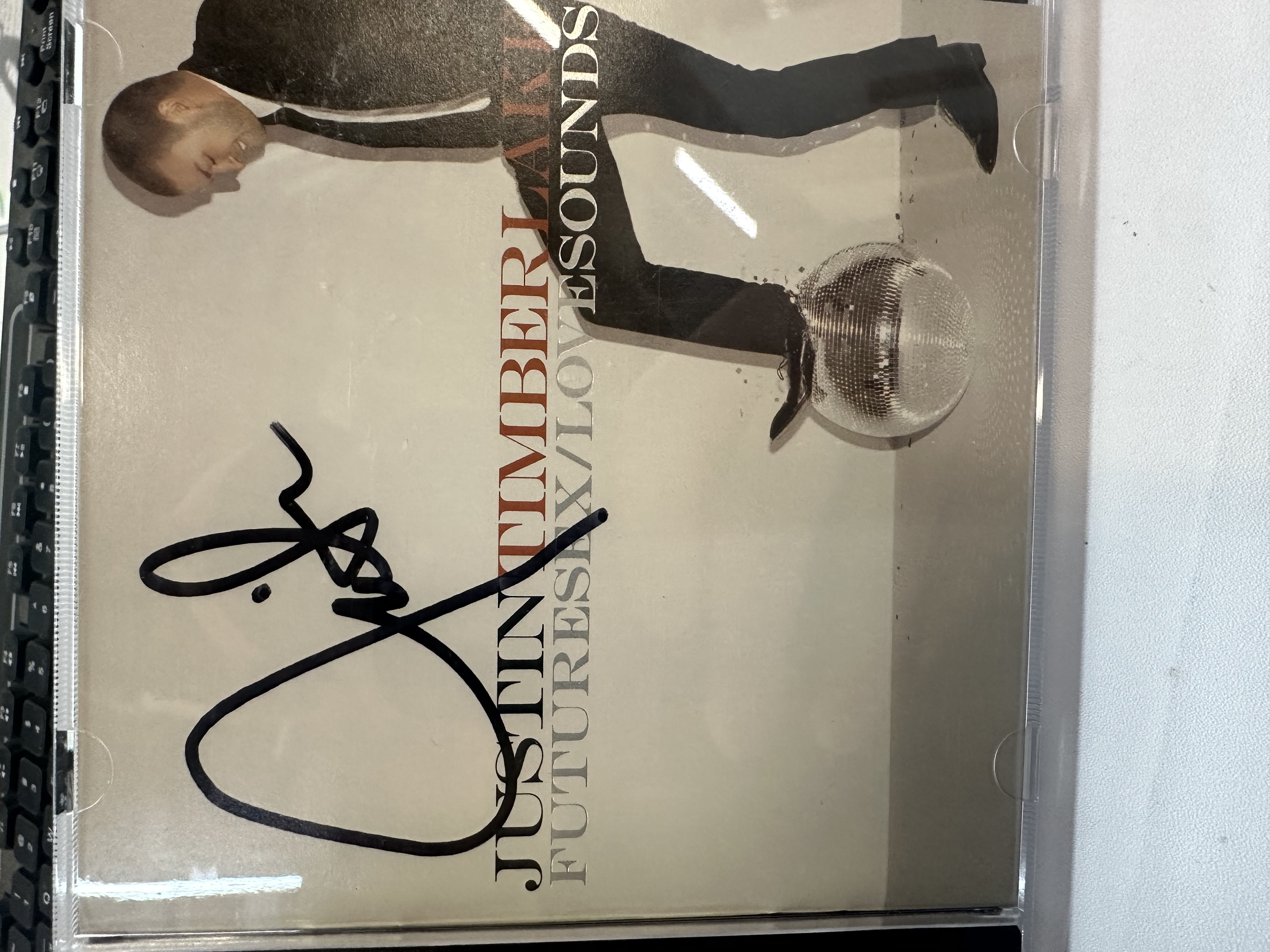A1343 Justin Timberlake signed autographed CD booklet