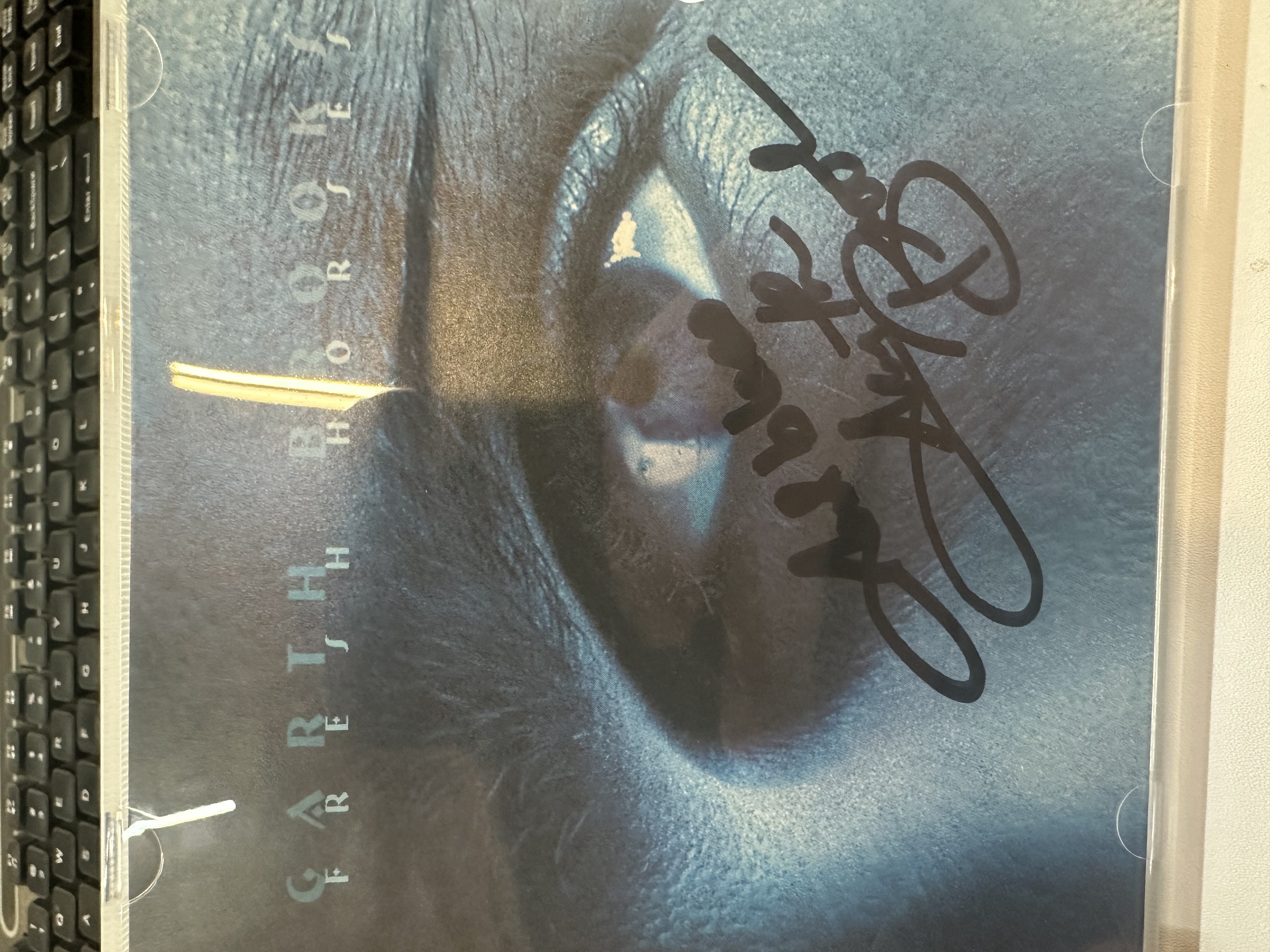 A1383 garth Brooks, fresh horses signed autograph CD booklet