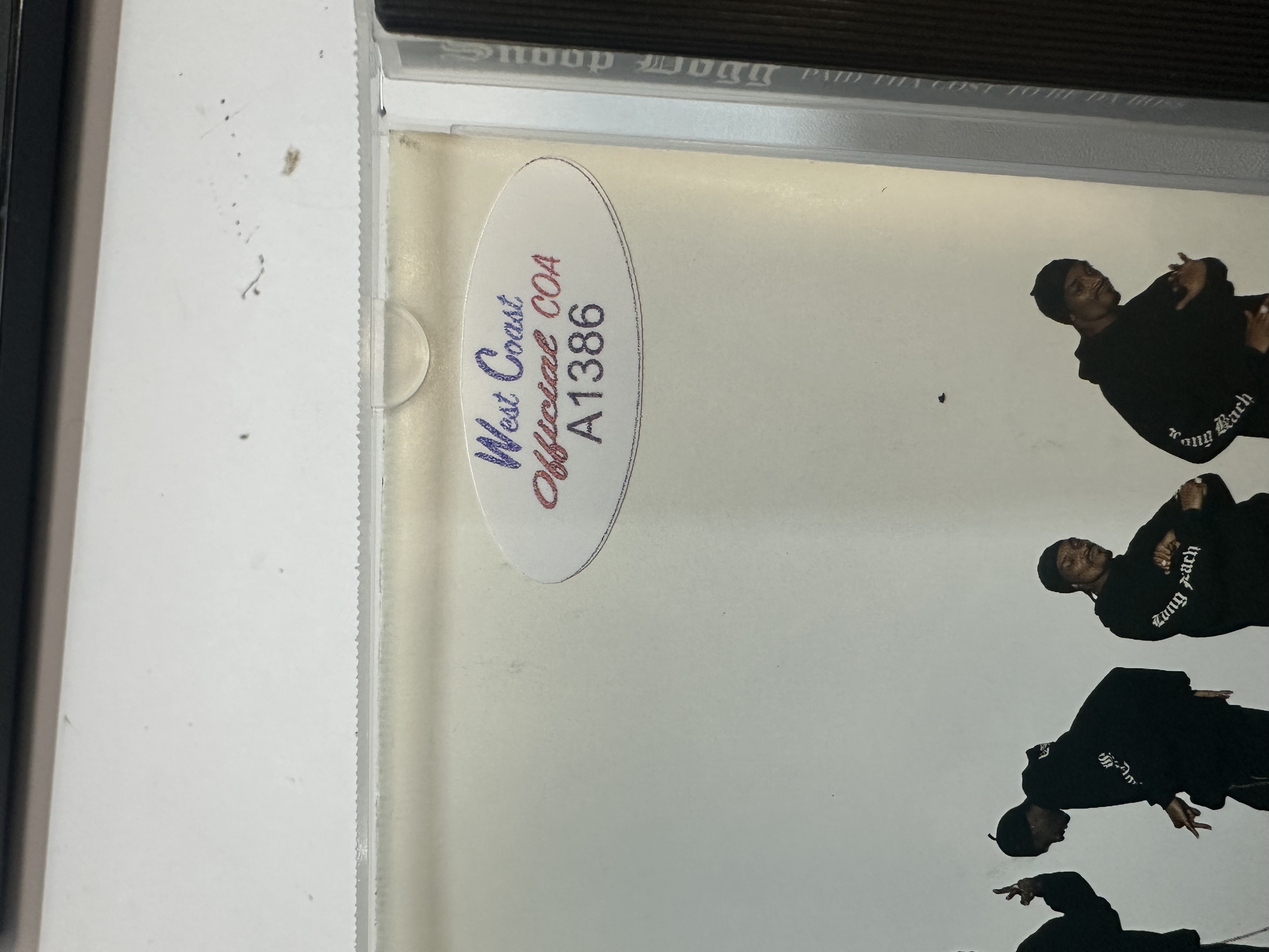 A1386 Snoop Dog paid tha cost to be da bo$$ signed autographed CD booklet