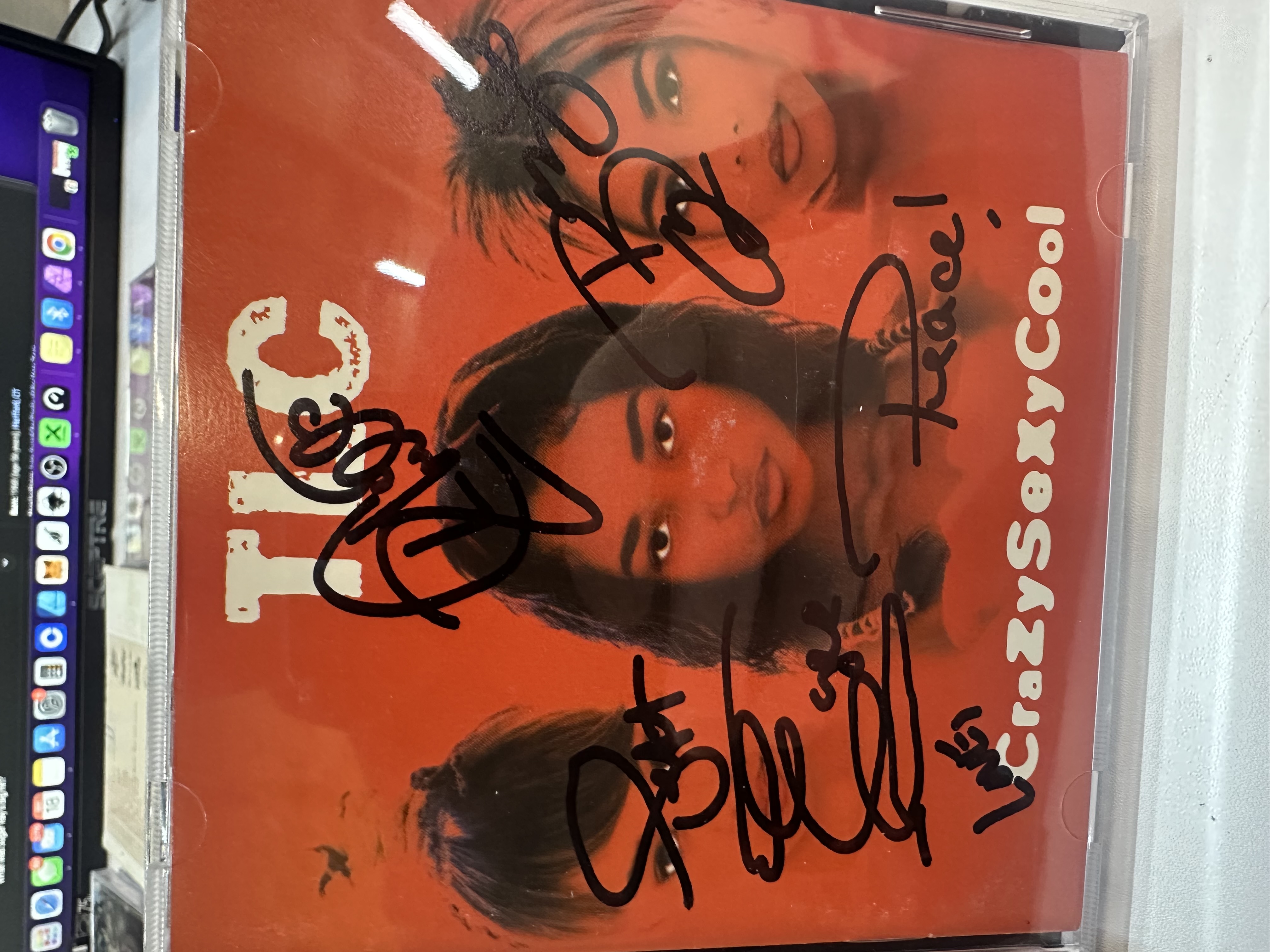A1390 TLC crazySexyCool signed autograph CD booklet signed by all three members