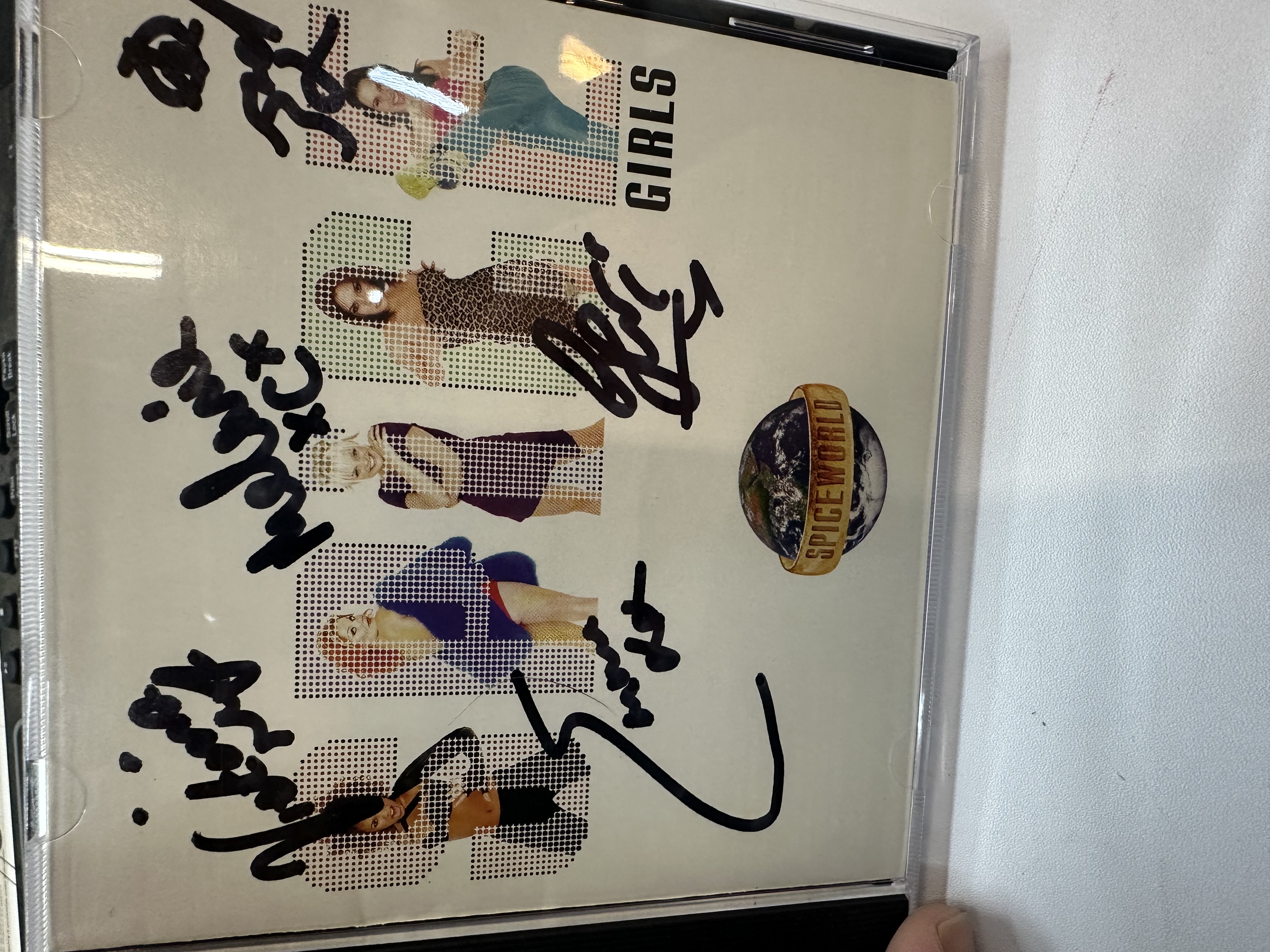 A1362 spice Girls spice world signed autographed CD booklet signed by all five members