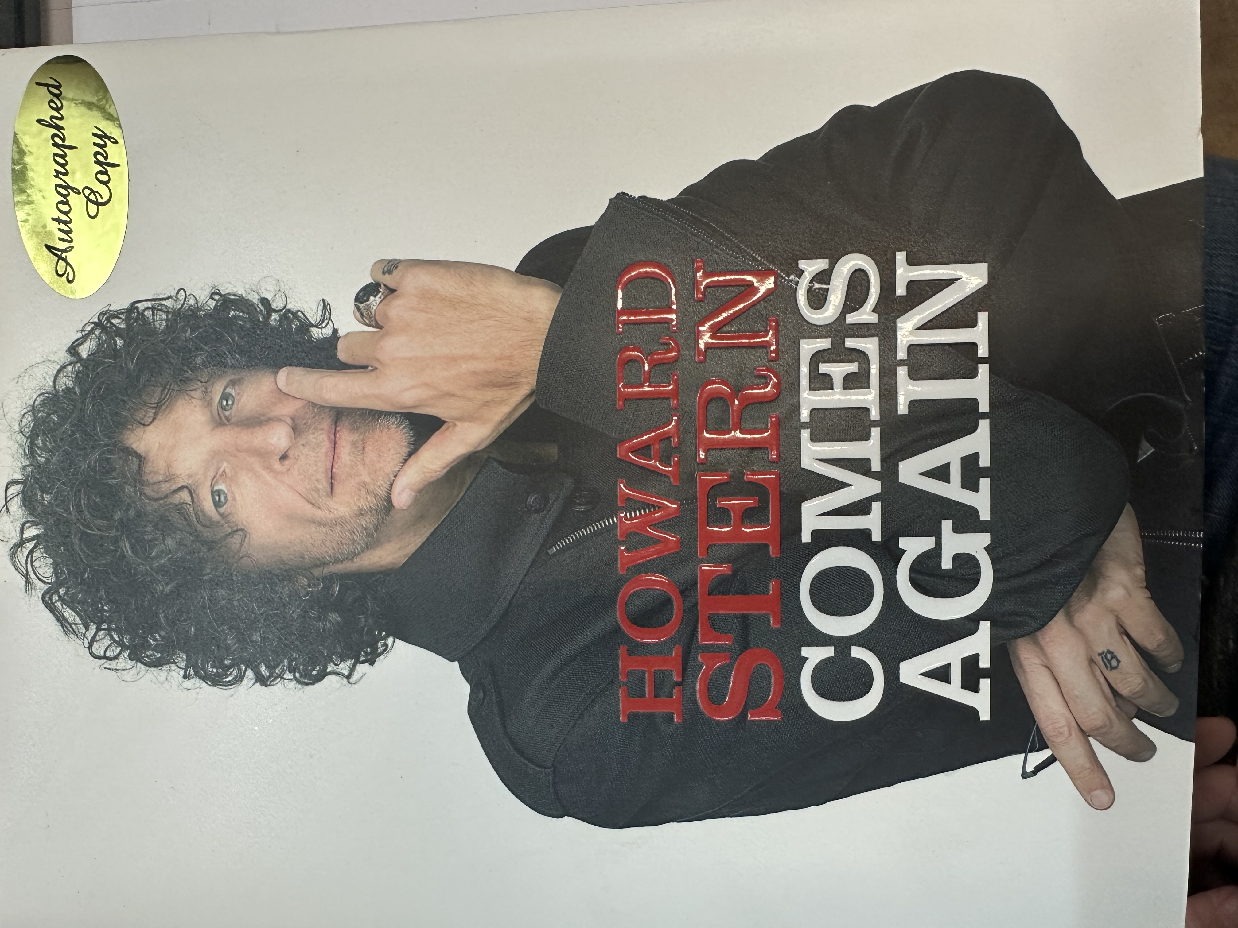 A1208 Howard Stern comes again signed autograph book