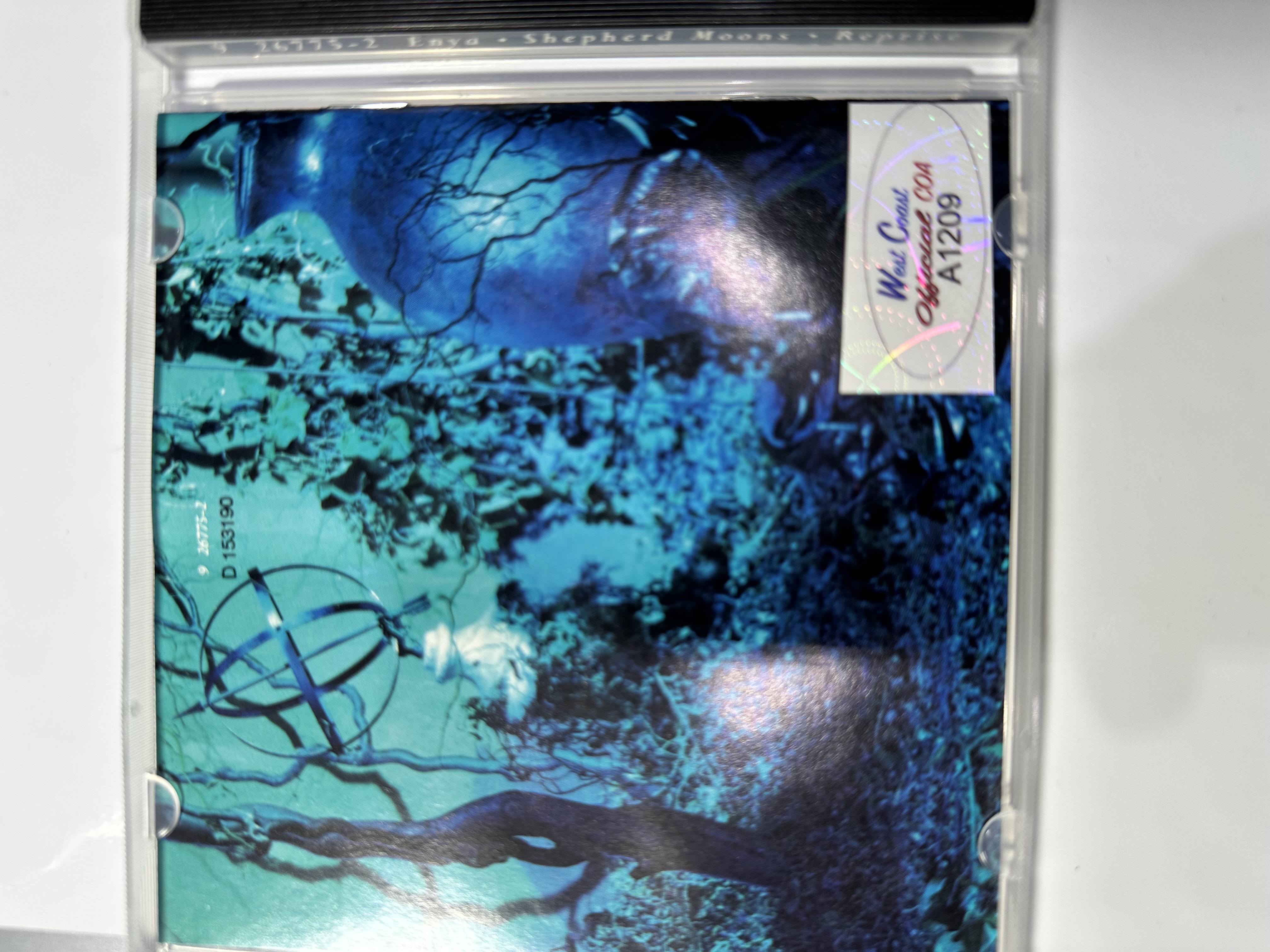 A1209 Enya Shepherd’s moon signed autographed CD