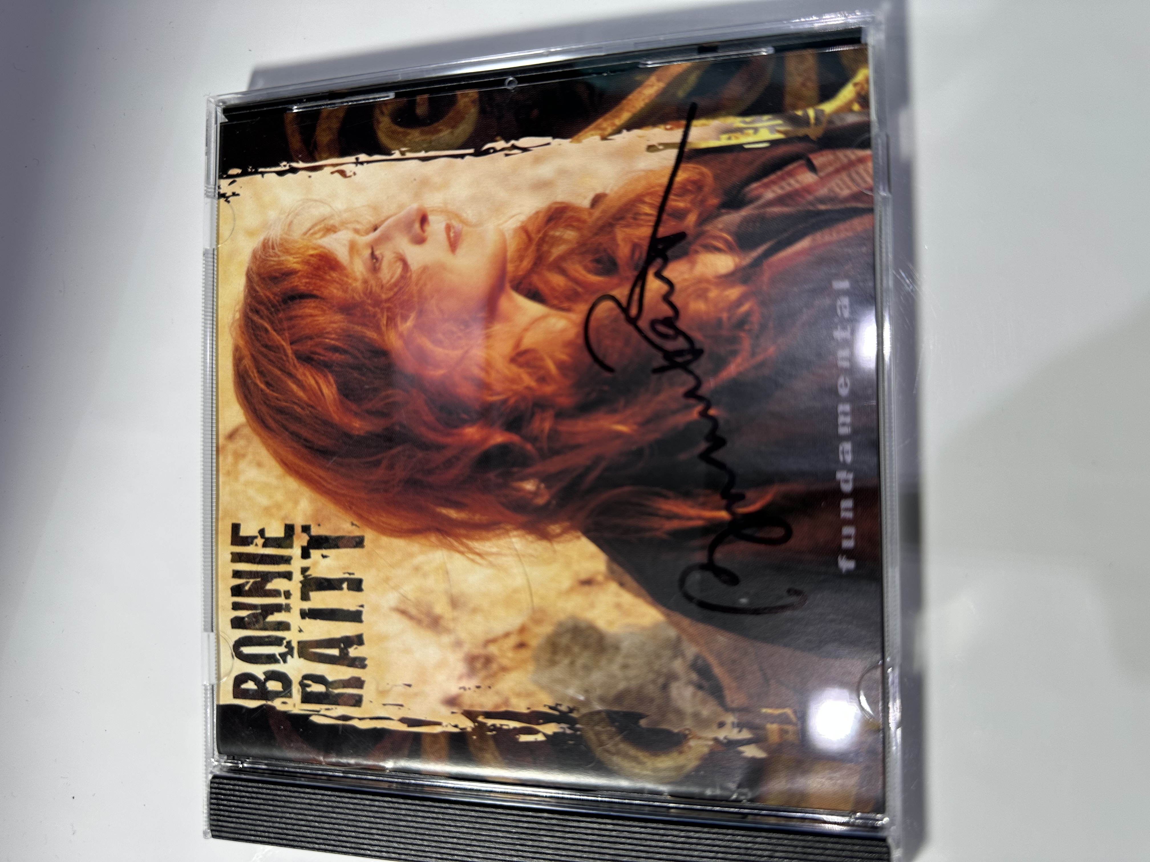 A1336 Bonnie Raitt fundamental signed autographed CD