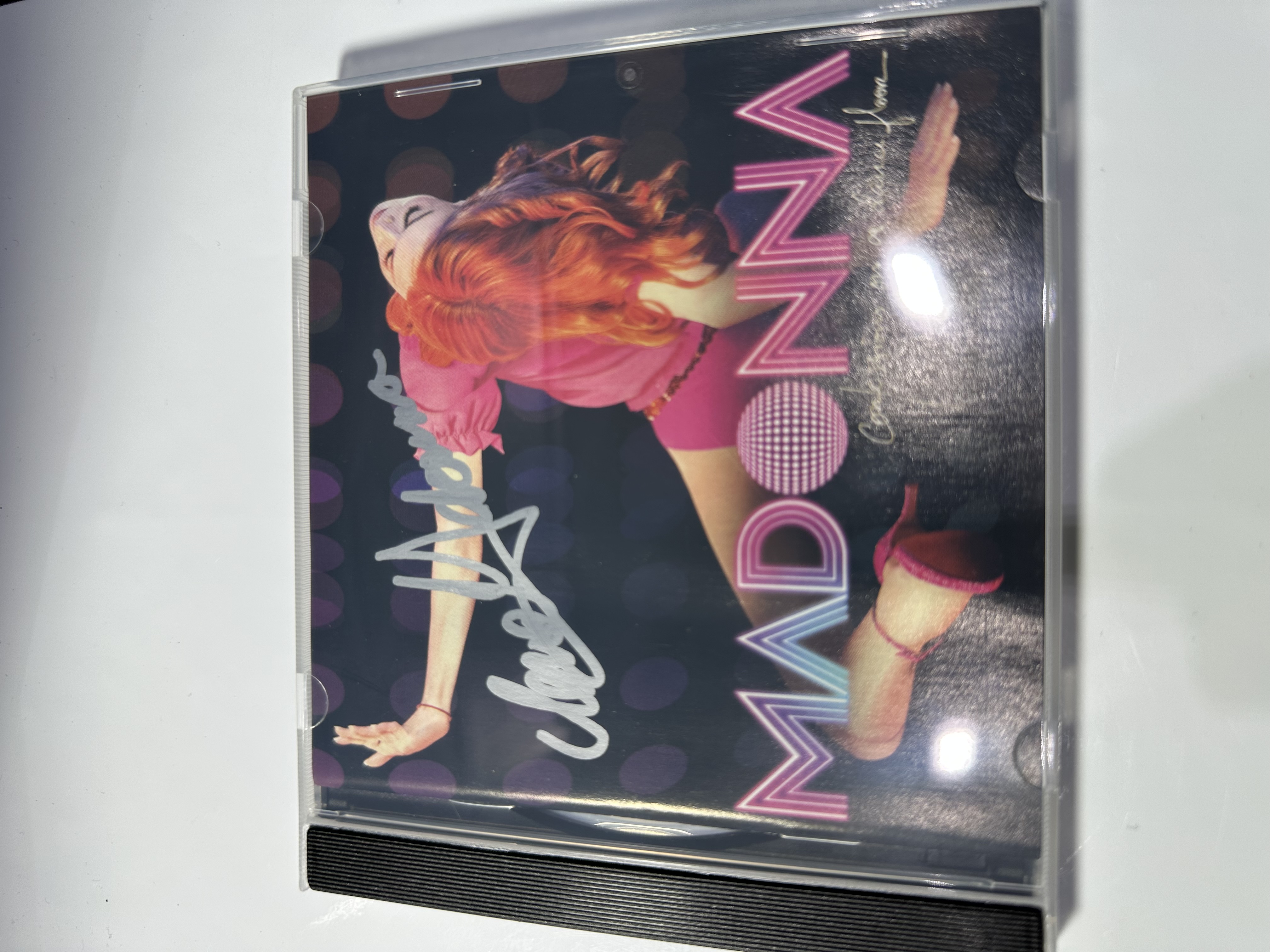 A1342 Madonna confessions on a Dancefloor signed autographed CD booklet