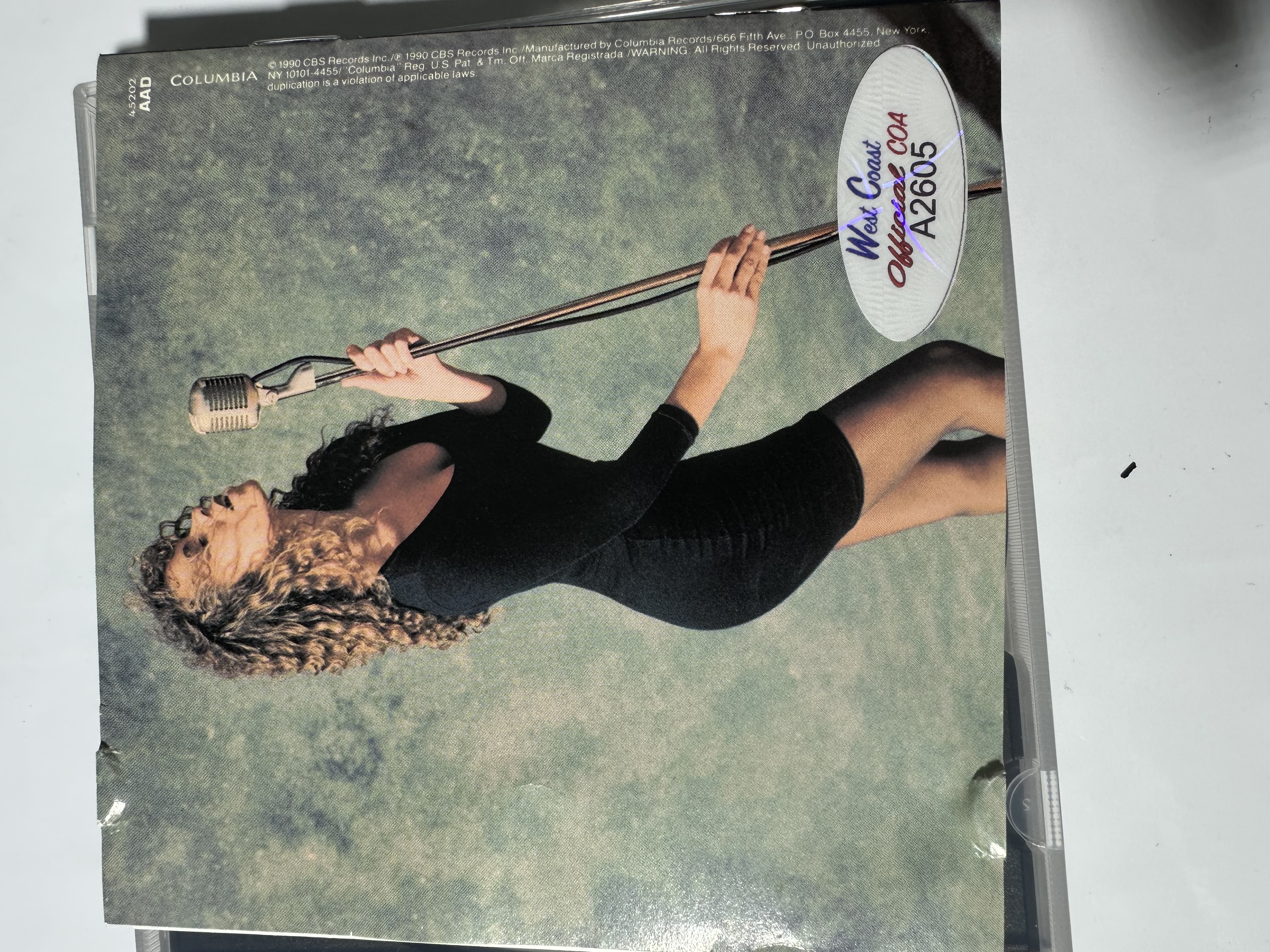 A2605 Mariah Carey self titled autograph signed CD booklet