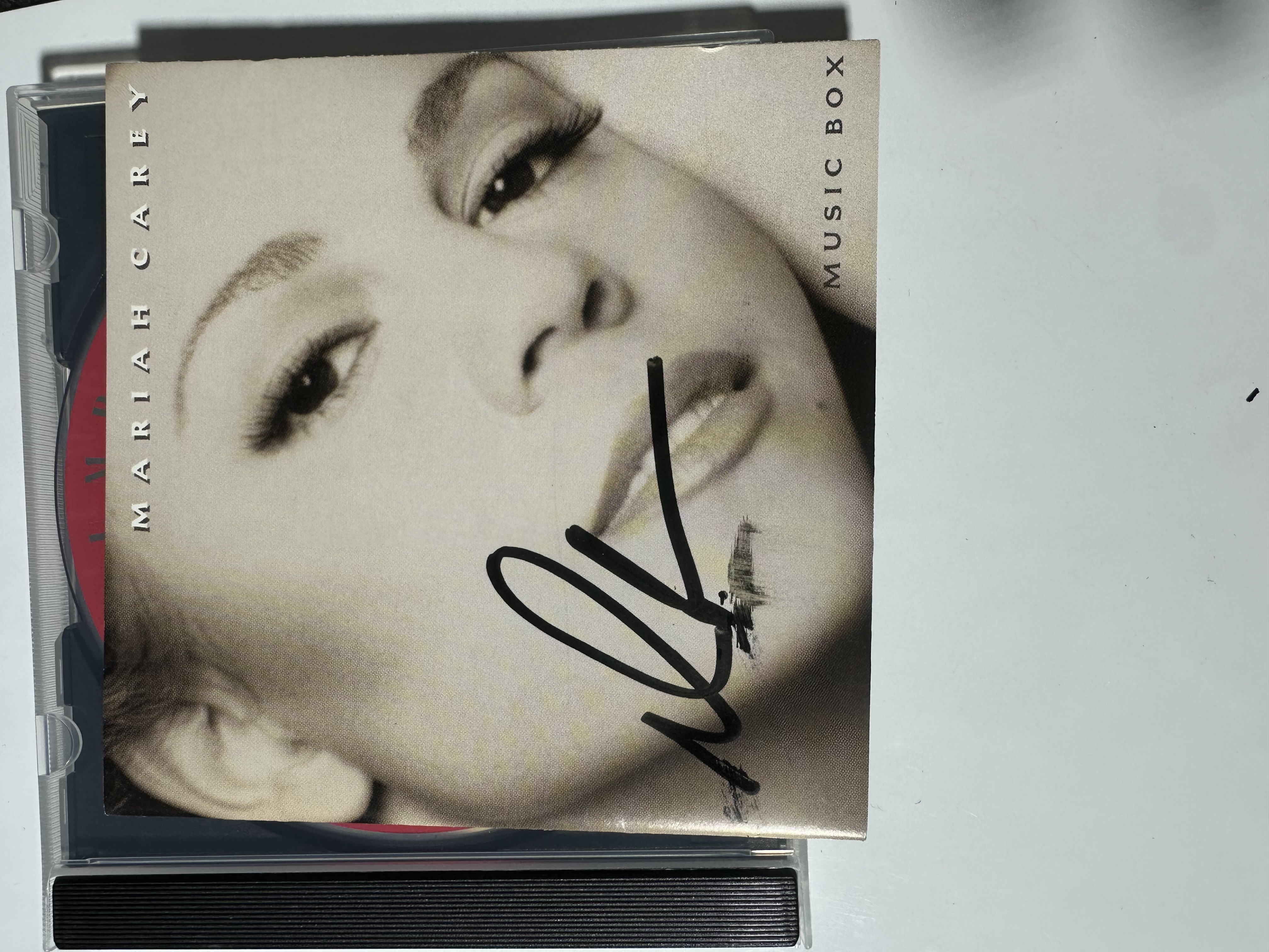 A2601 Mariah Carey music box signed autograph CD booklet