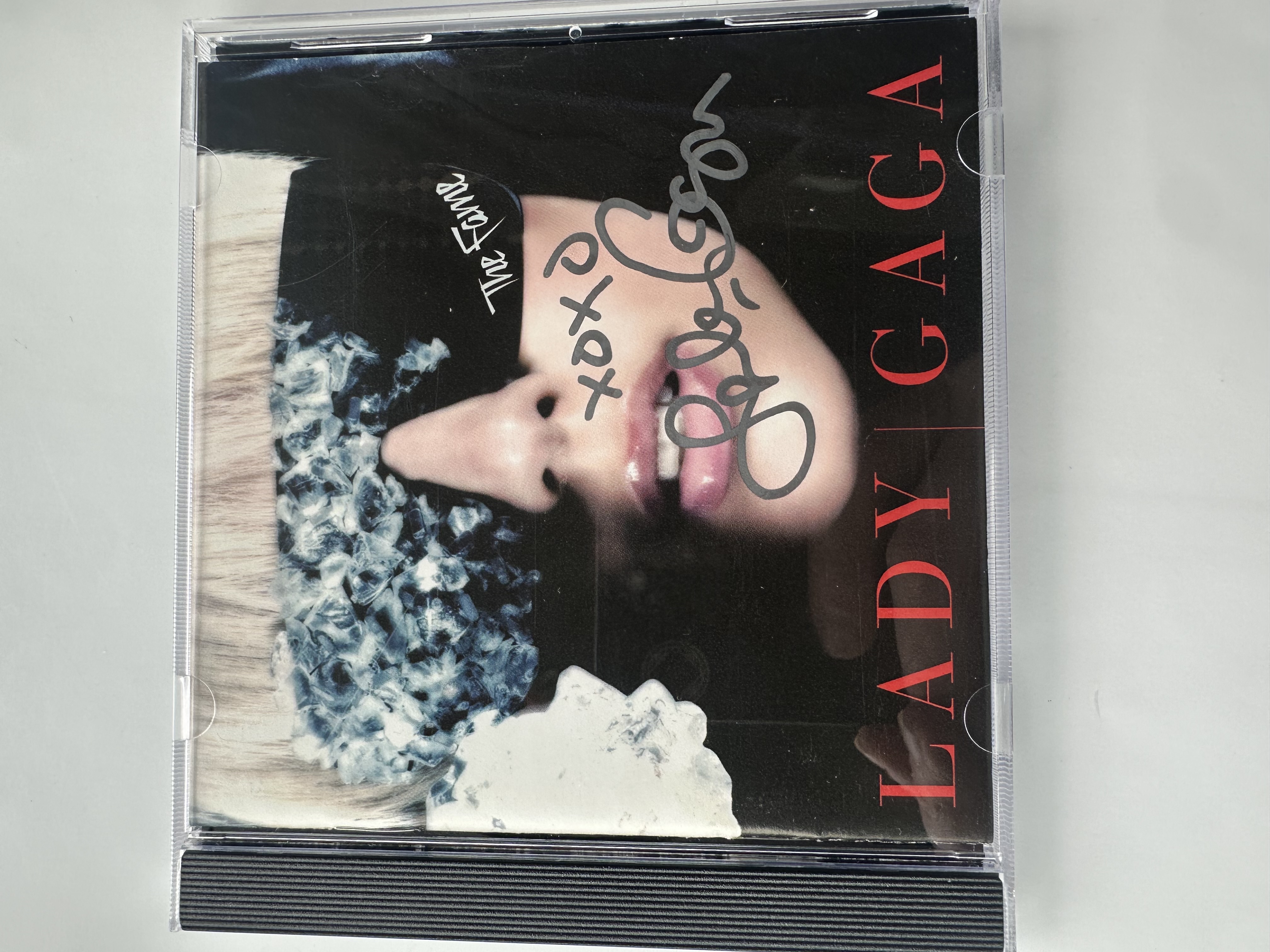 A22007 Lady Gaga, the fame signed autographed CD
