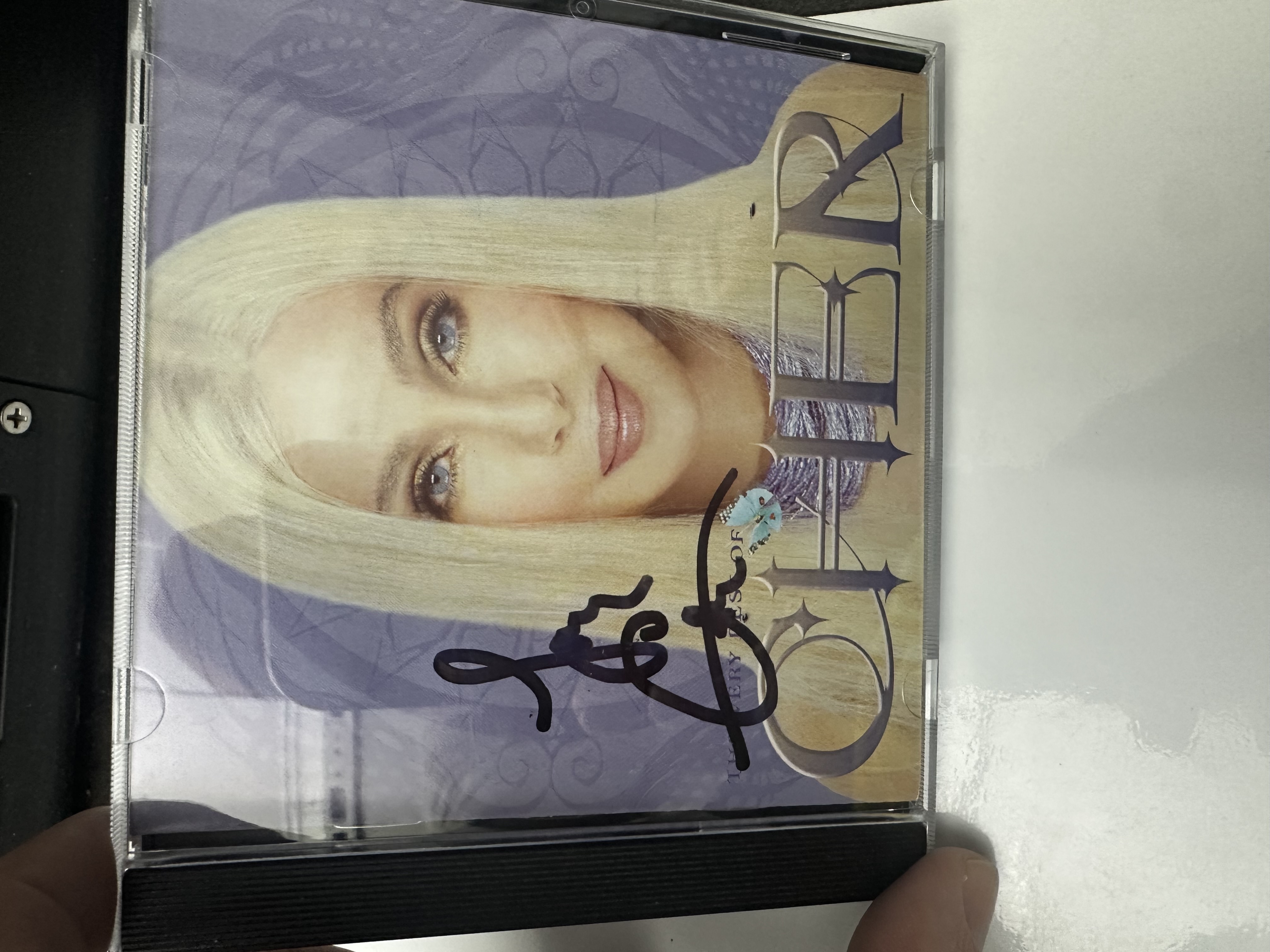 A2251 Cher the very best of Cher signed autographed CD
