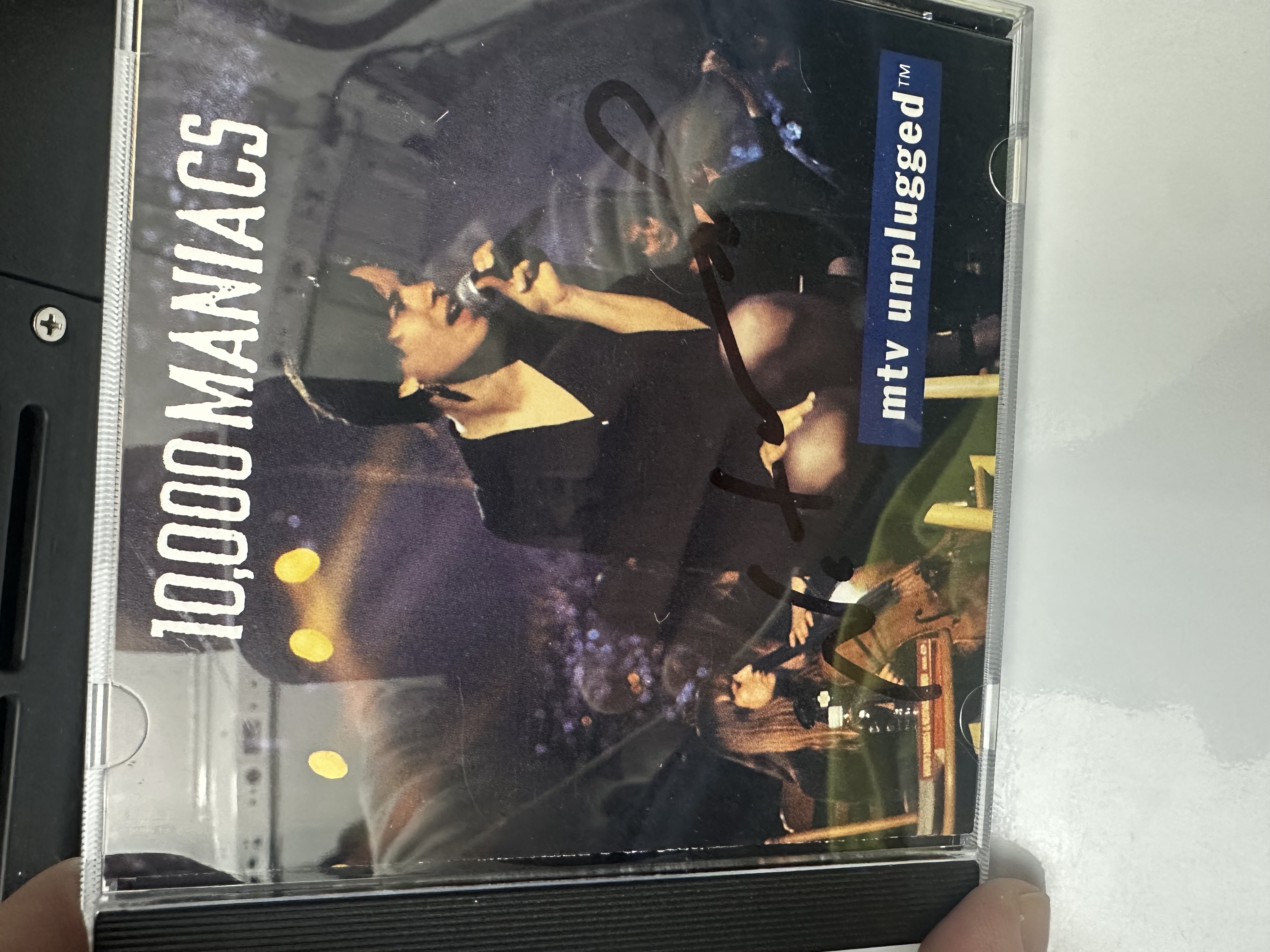 A2239 10,000 Maniacs MTV unplugged Signed autographed CD signed by Natalie Merchant