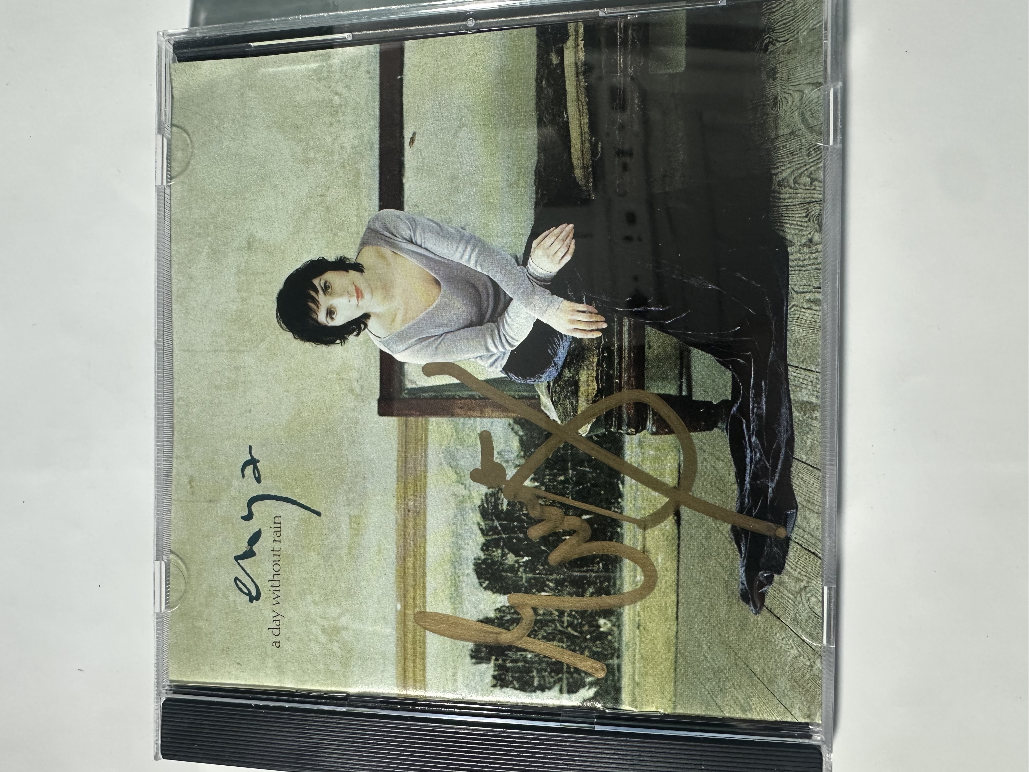A2272 Enya a day without rain signed autographed CD