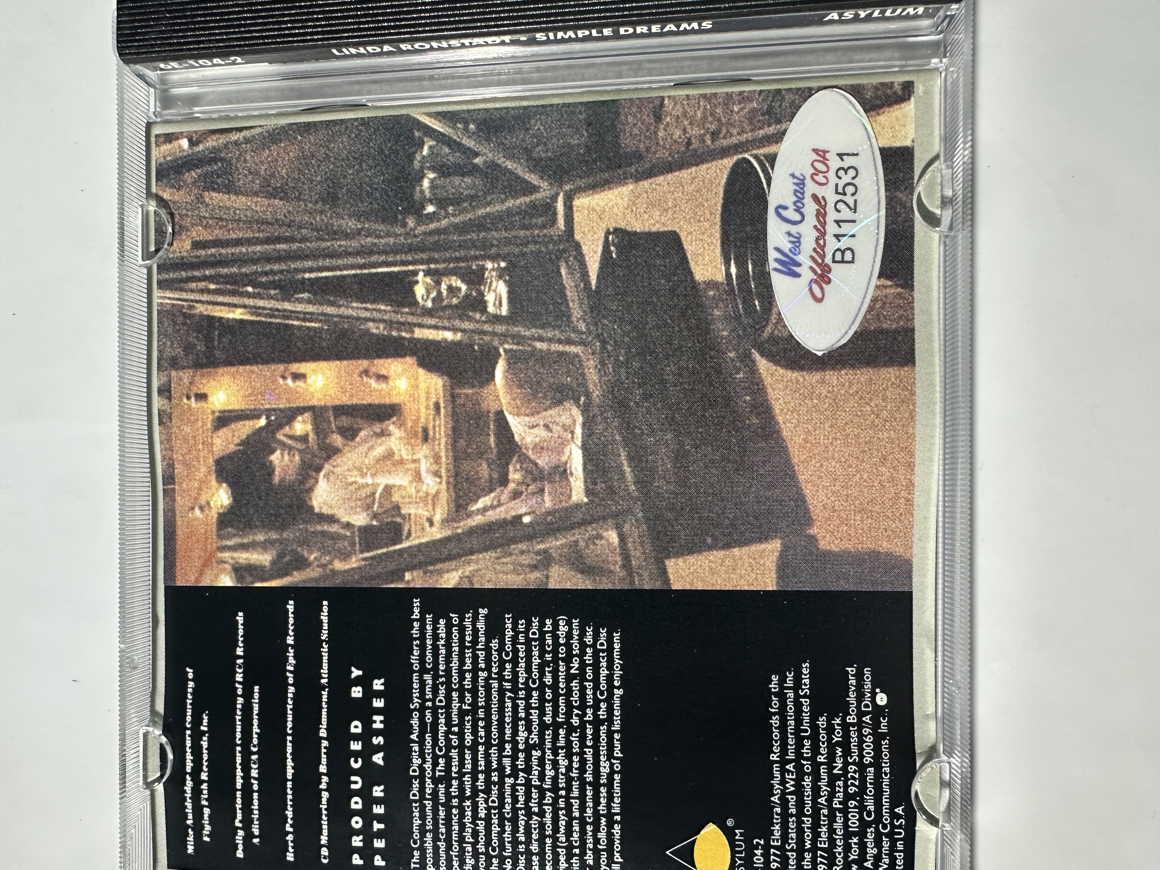 B112531 Linda Ronstadt simple dreams, signed autograph CD