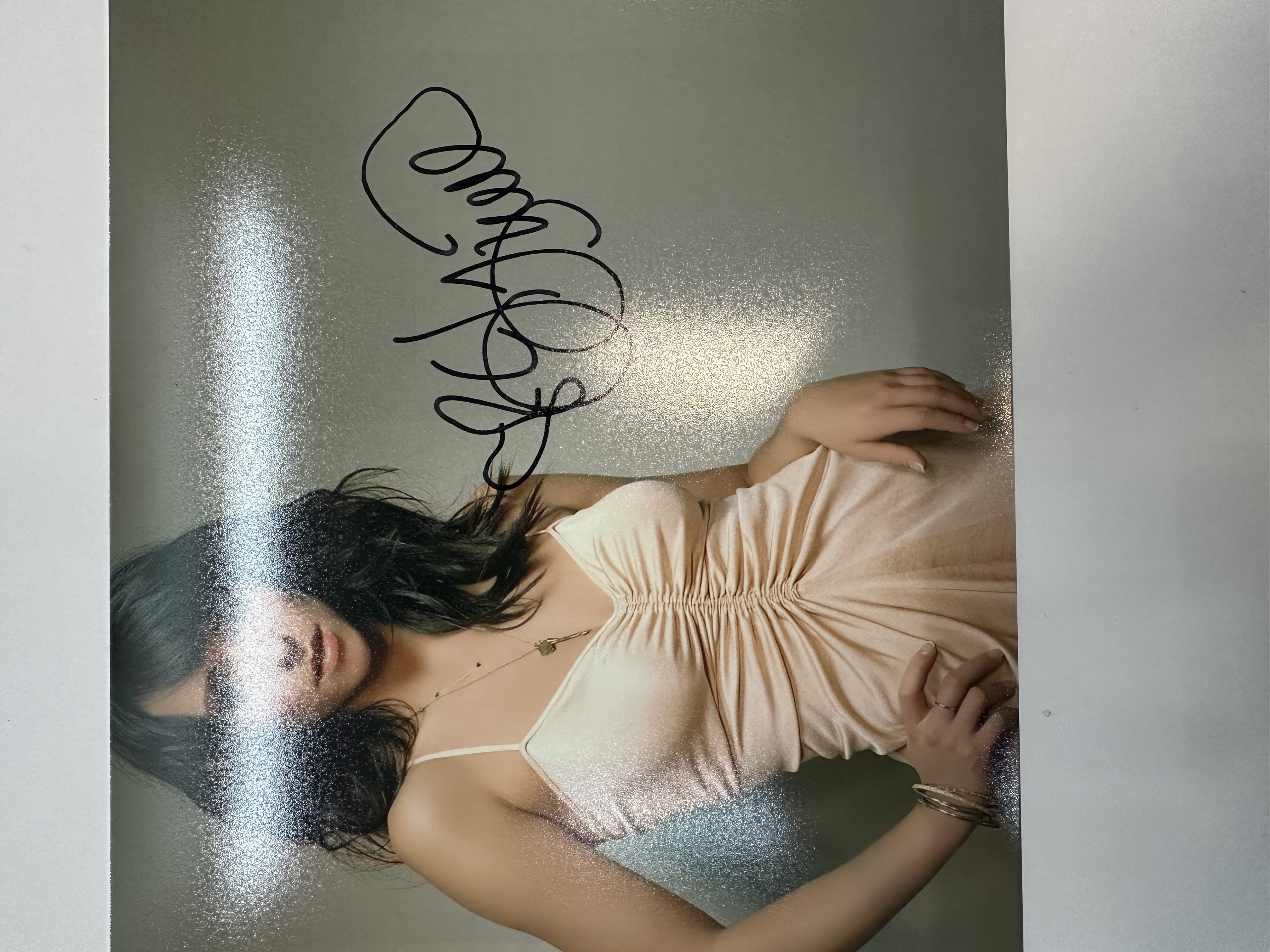 B112433 Jennifer Love Hewitt hand signed 8 x 10 photograph