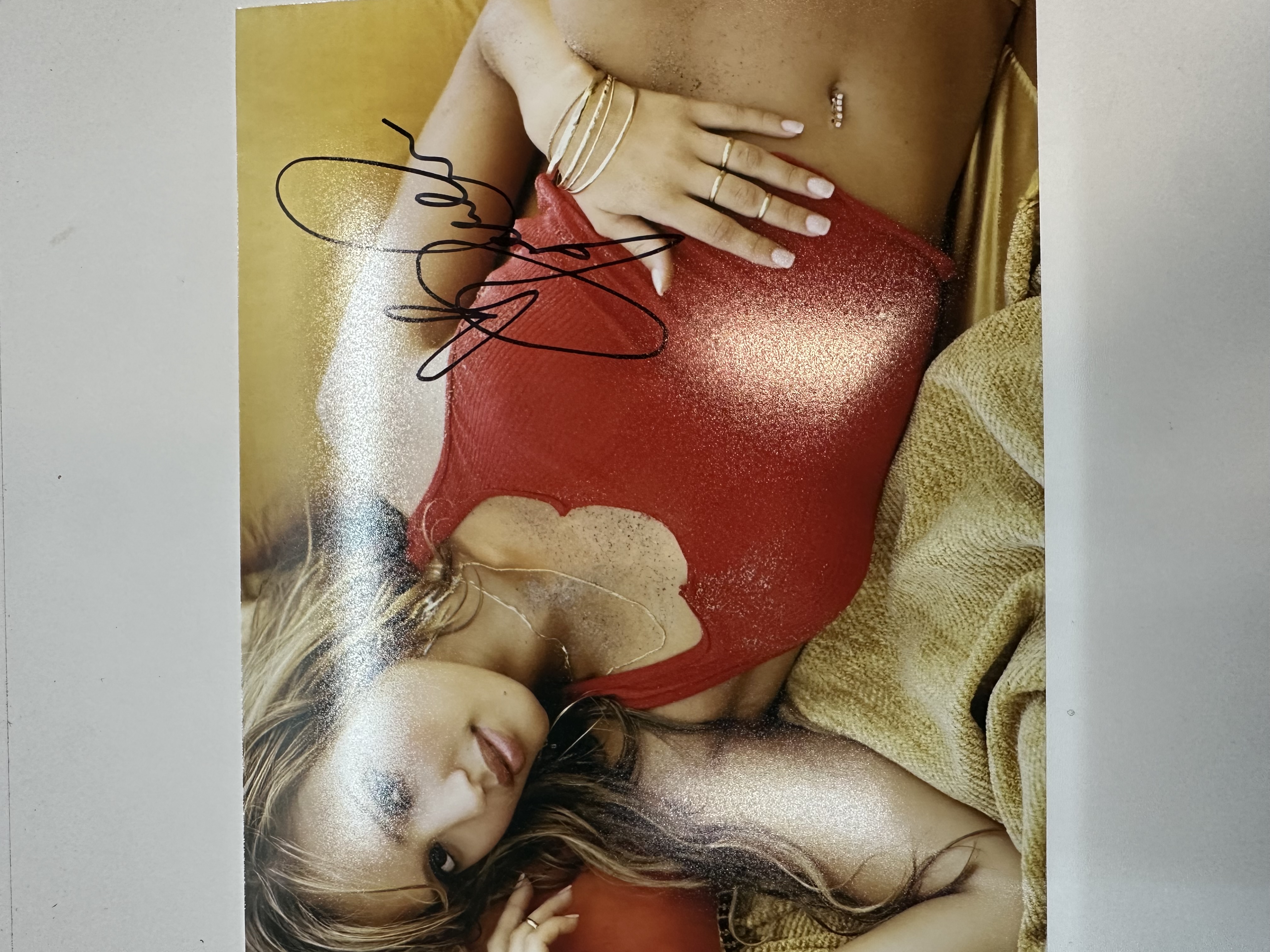 B112423 Jessica Alba hand signed 8 x 10 photograph